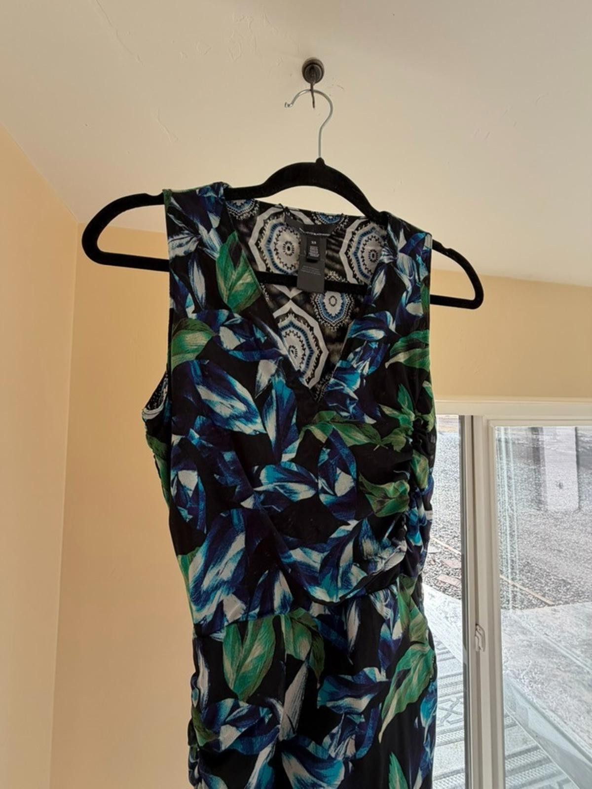 Other WHBM XS Blue Green Floral Ruched Dress V Neck Black Green Size XS / US 0-2 / IT 36-38 - 3 Thumbnail