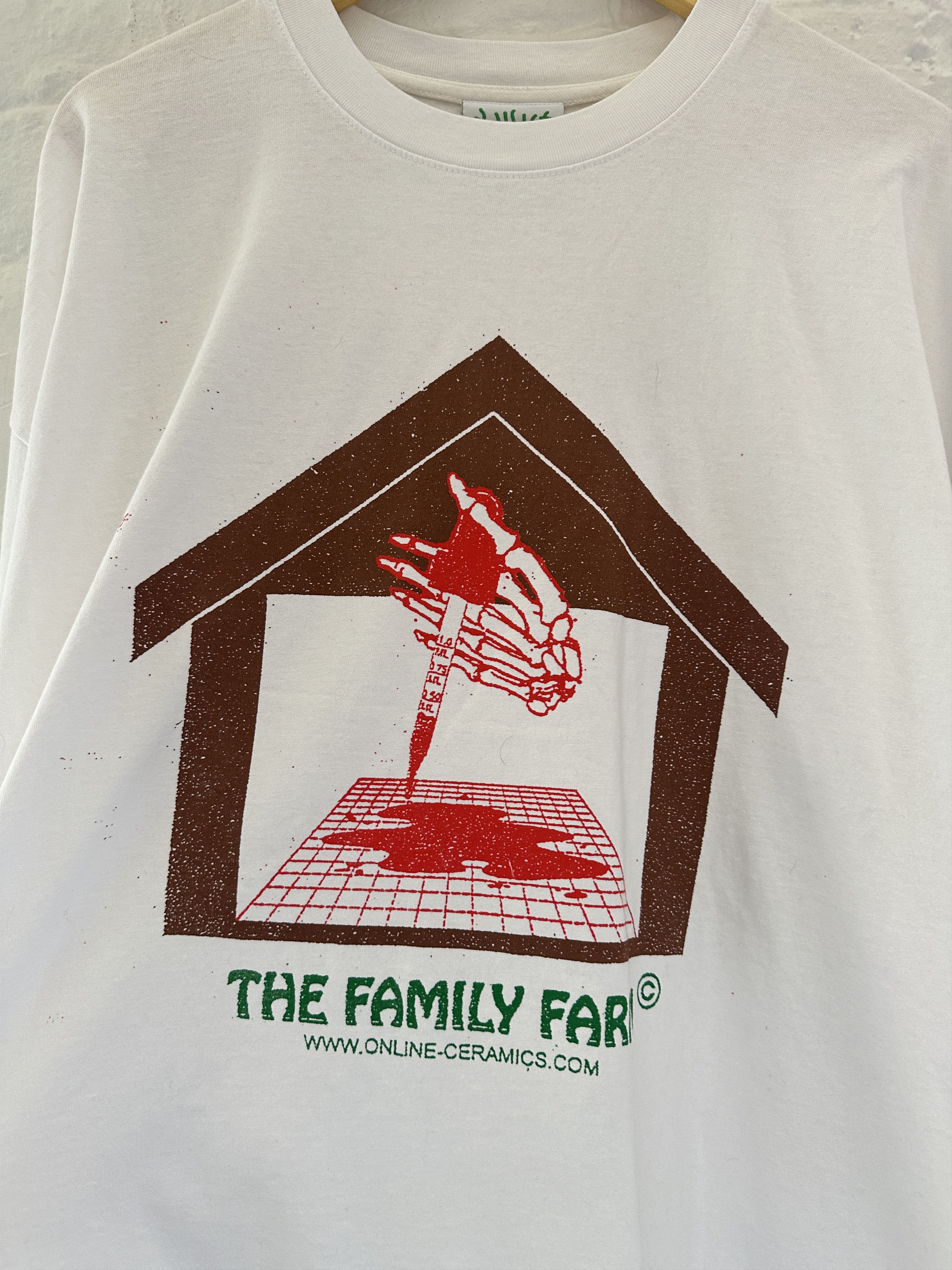 Online Ceramics Online Ceramics The Family Farm Tee Size US XXL / EU 58 / 5 - 2 Thumbnail
