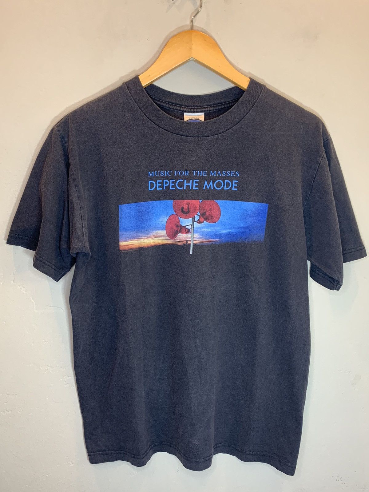 Band Tees *RARE* Vintage Depeche Mode Music For The Masses Art T-Shirt Size US M / EU 48-50 / 2 - 1 Thumbnail