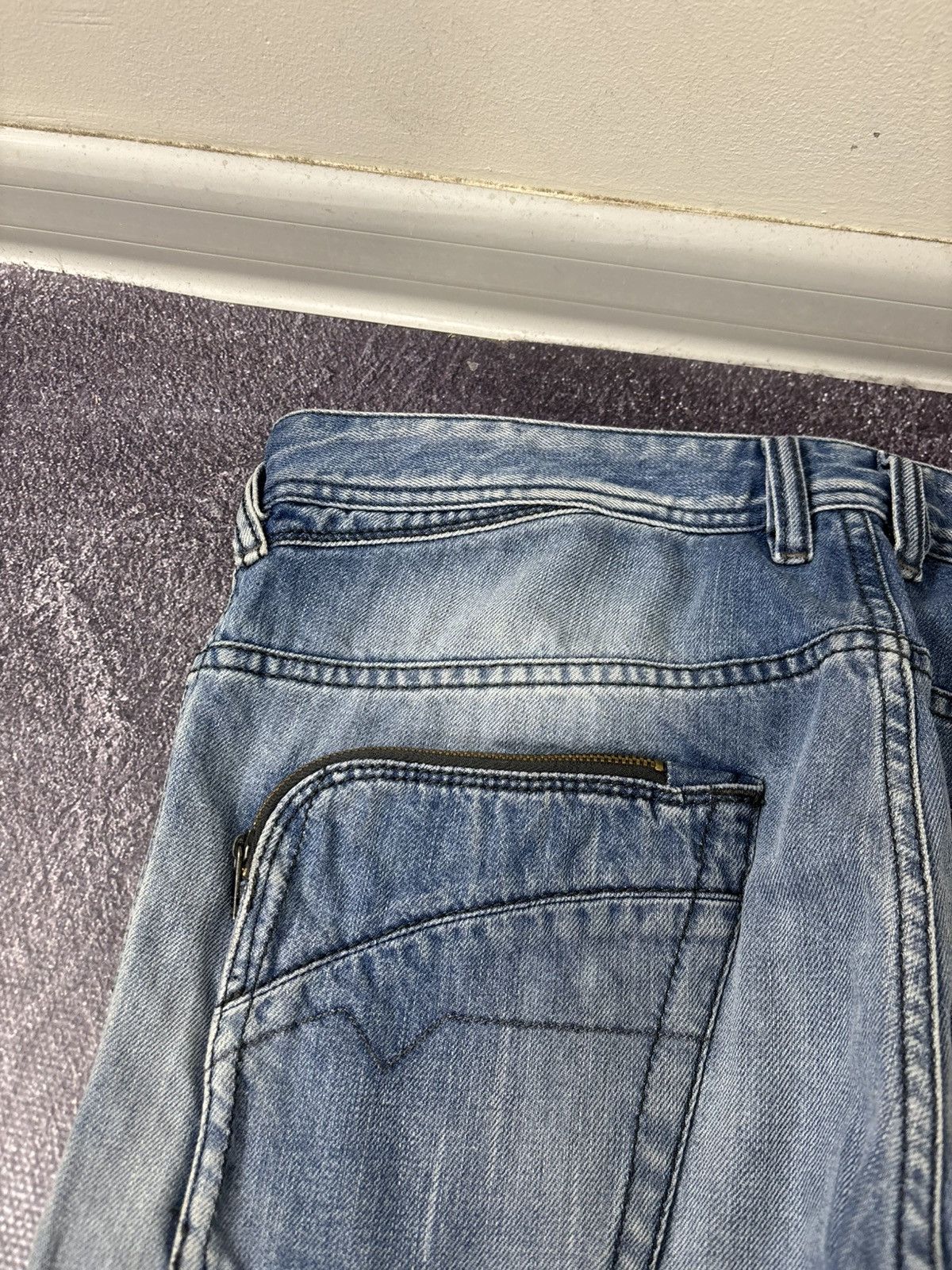 Diesel Diesel Poiak Regular Slim Tapered NWT Men’s Blue Denim Jeans Size US 31 - 17 Thumbnail