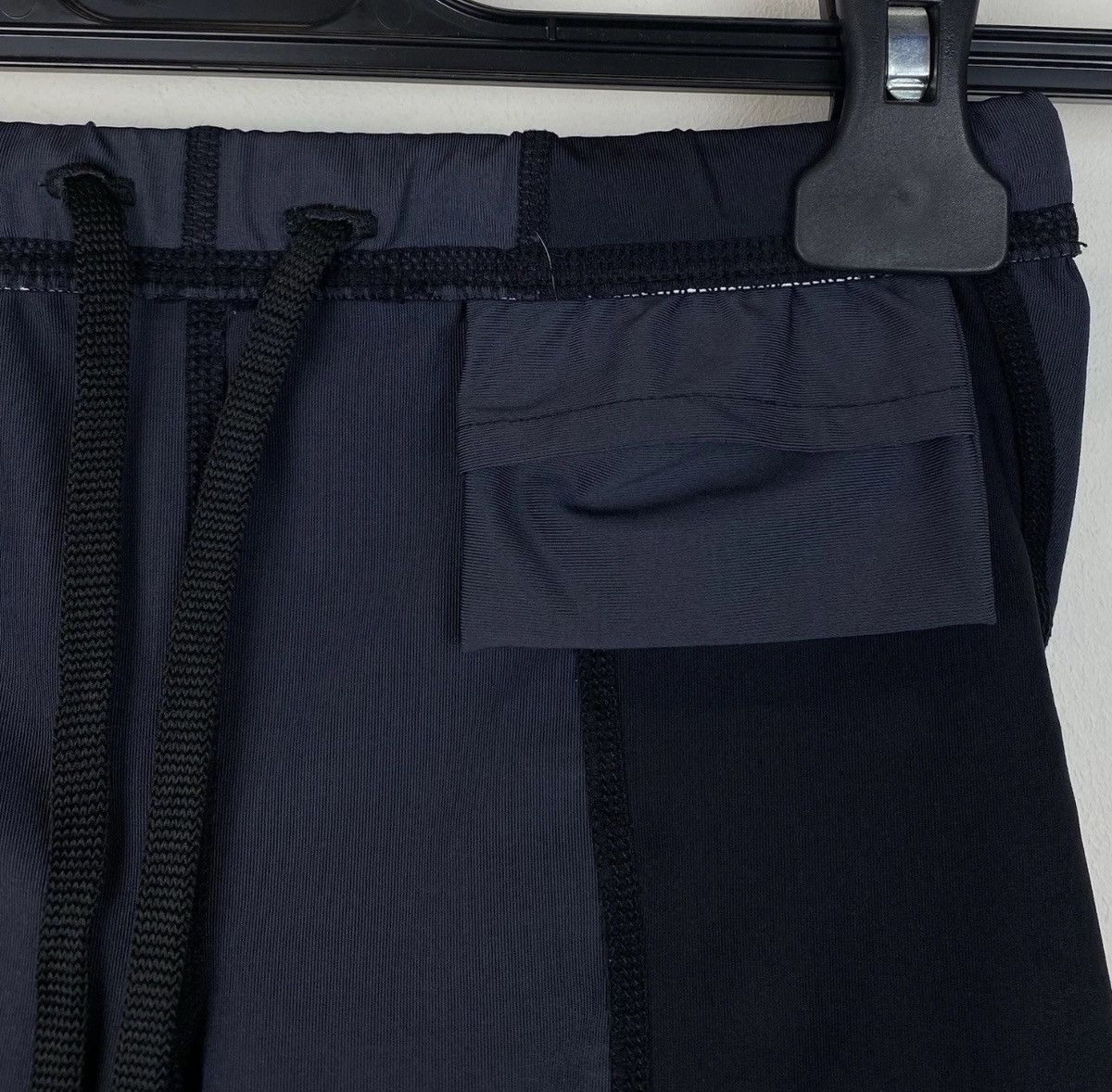 2XU 2XU Mid-Rise Athletic Compression Shorts Women’s Sz XS Black Size 26" / US 2 / IT 38 - 5 Thumbnail