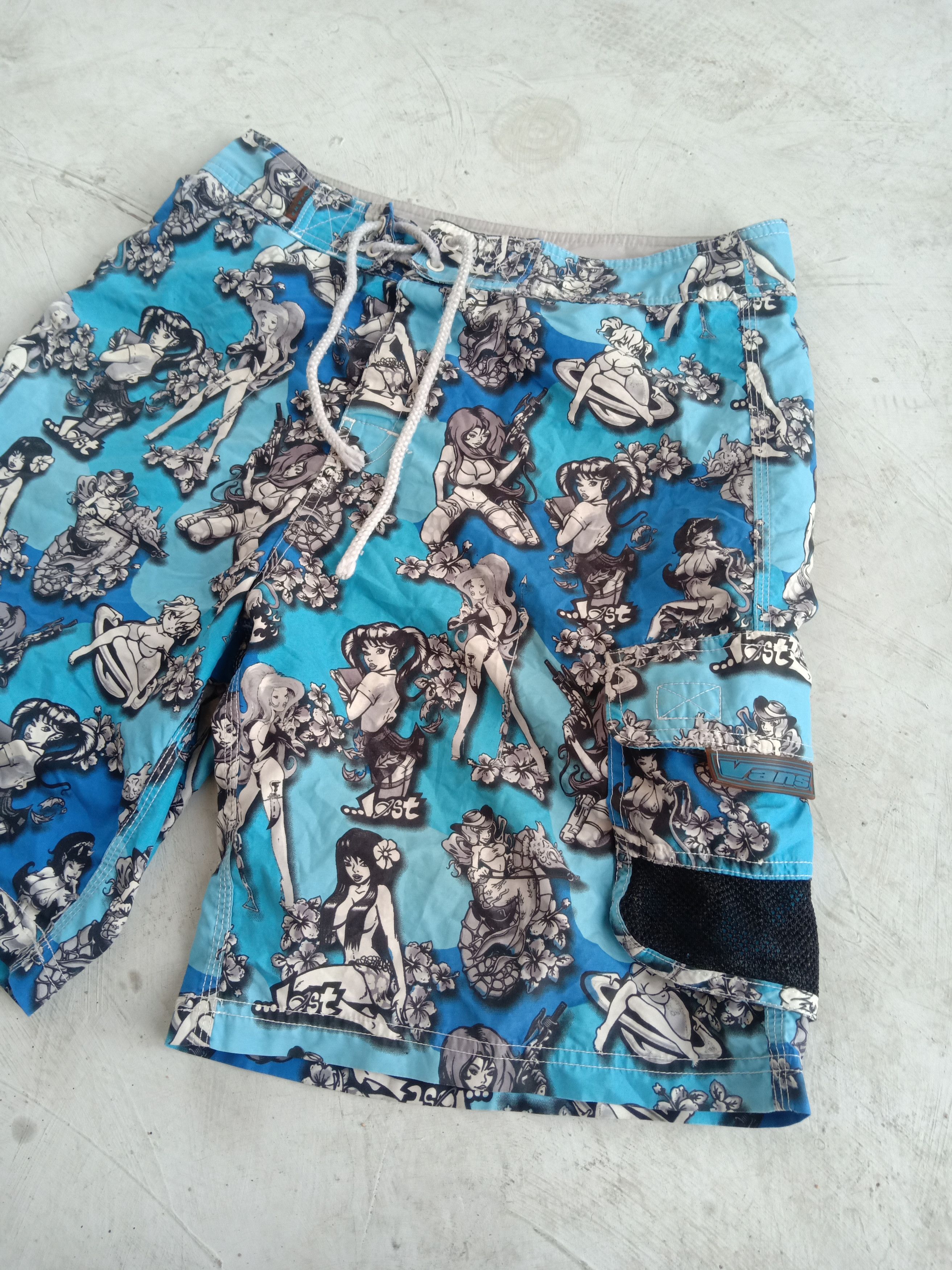 Lost Enterprises × Vans Vintage lost x Vans all over print pin-up girl board shorts Size US 32 / EU 48 - 2 Thumbnail