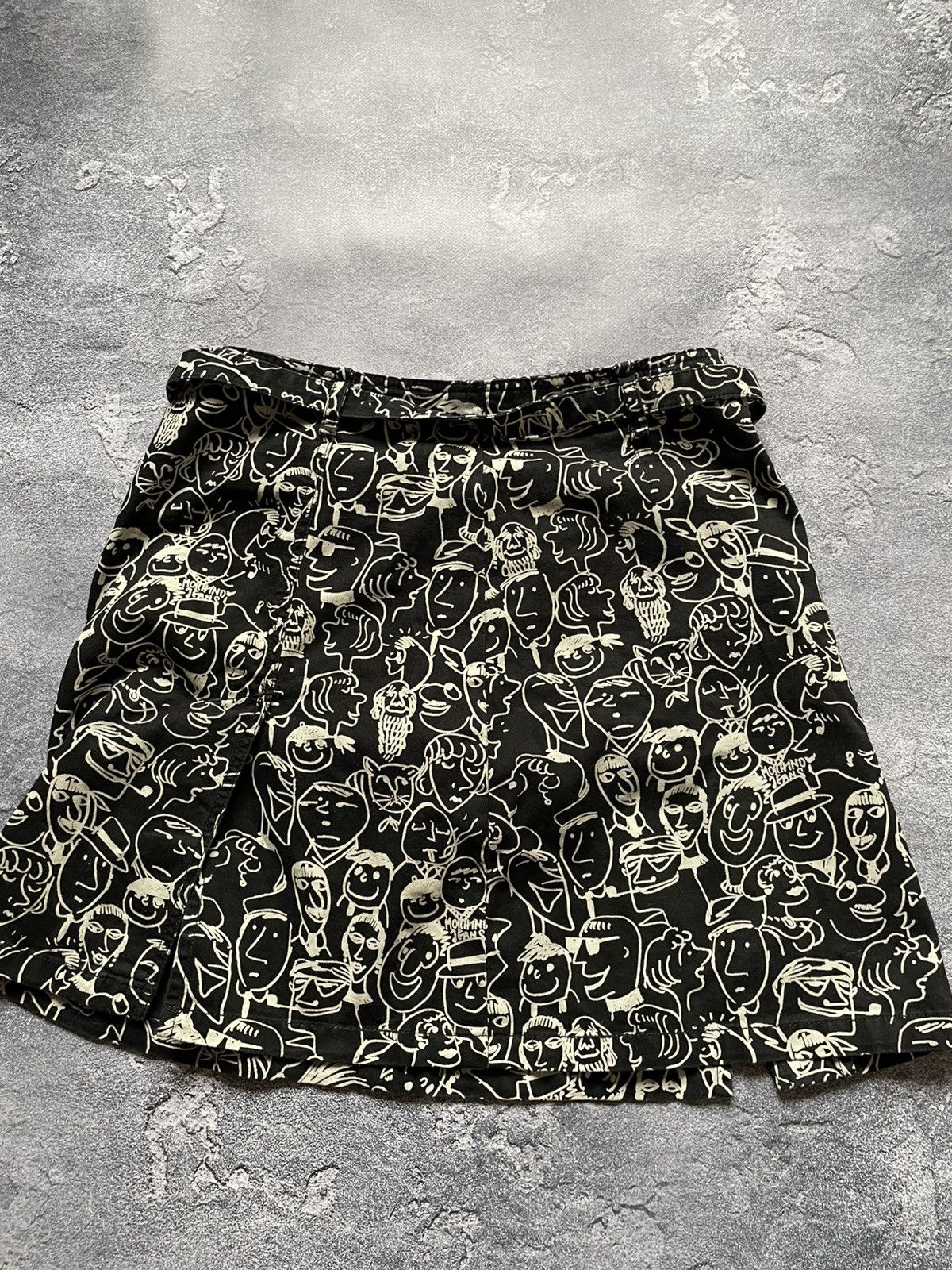 Moschino Vintage 90s Moschino Jeans Face Print Skirt Y2K Size 34" / US 12 / IT 48 - 5 Thumbnail