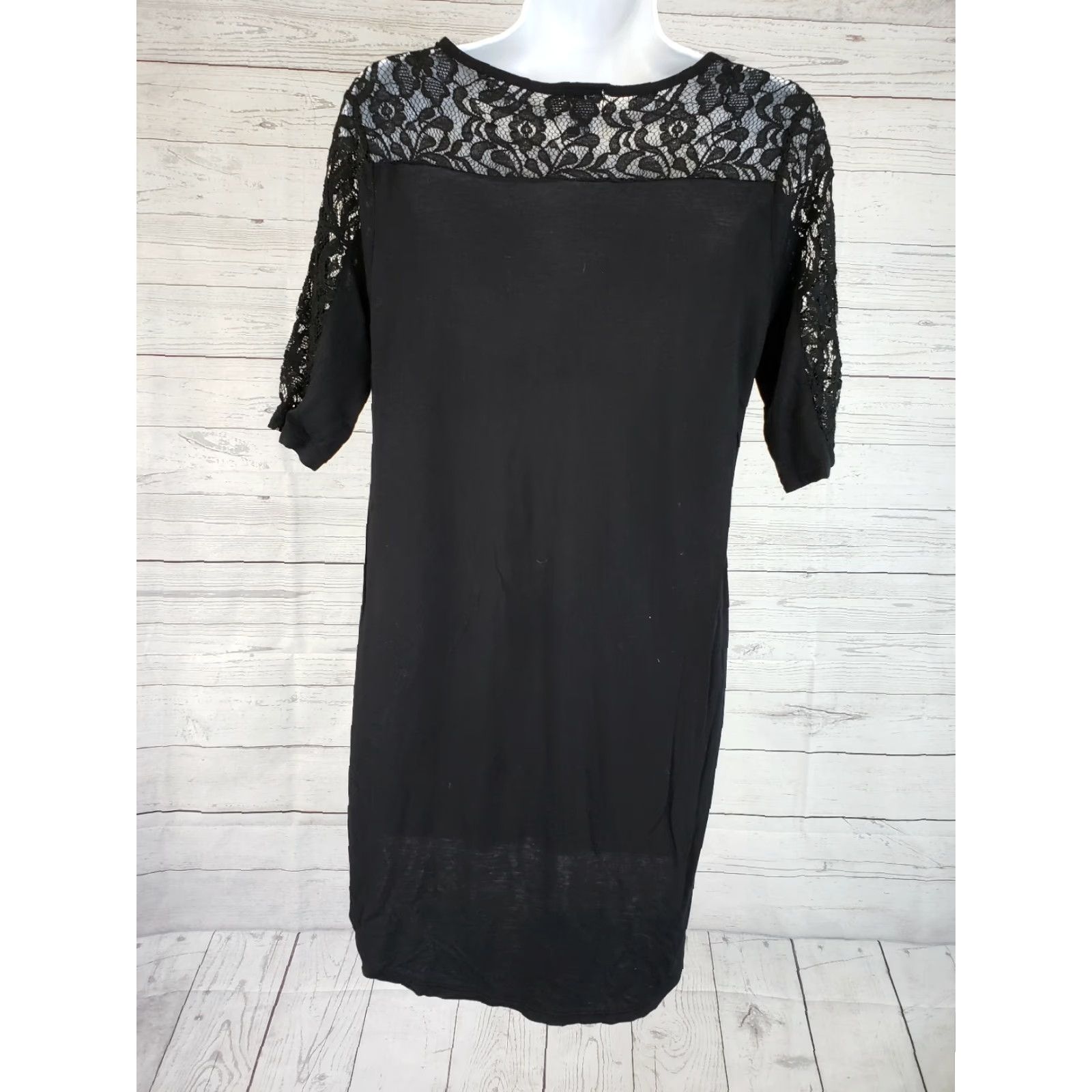 Old Navy Old Navy Womens Blouse Shirt M Black Solid Lace Shoulders Sides Split 100% Rayon Womens Size M / US 6-8 / IT 42-44 - 3 Thumbnail