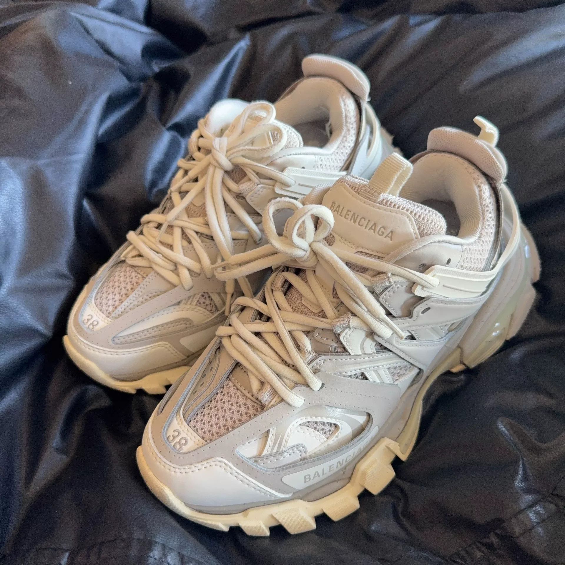 Balenciaga Balenciaga Brown Lowtop Sneakers 38 Women Size US 7.5 / IT 37.5 - 1 Thumbnail