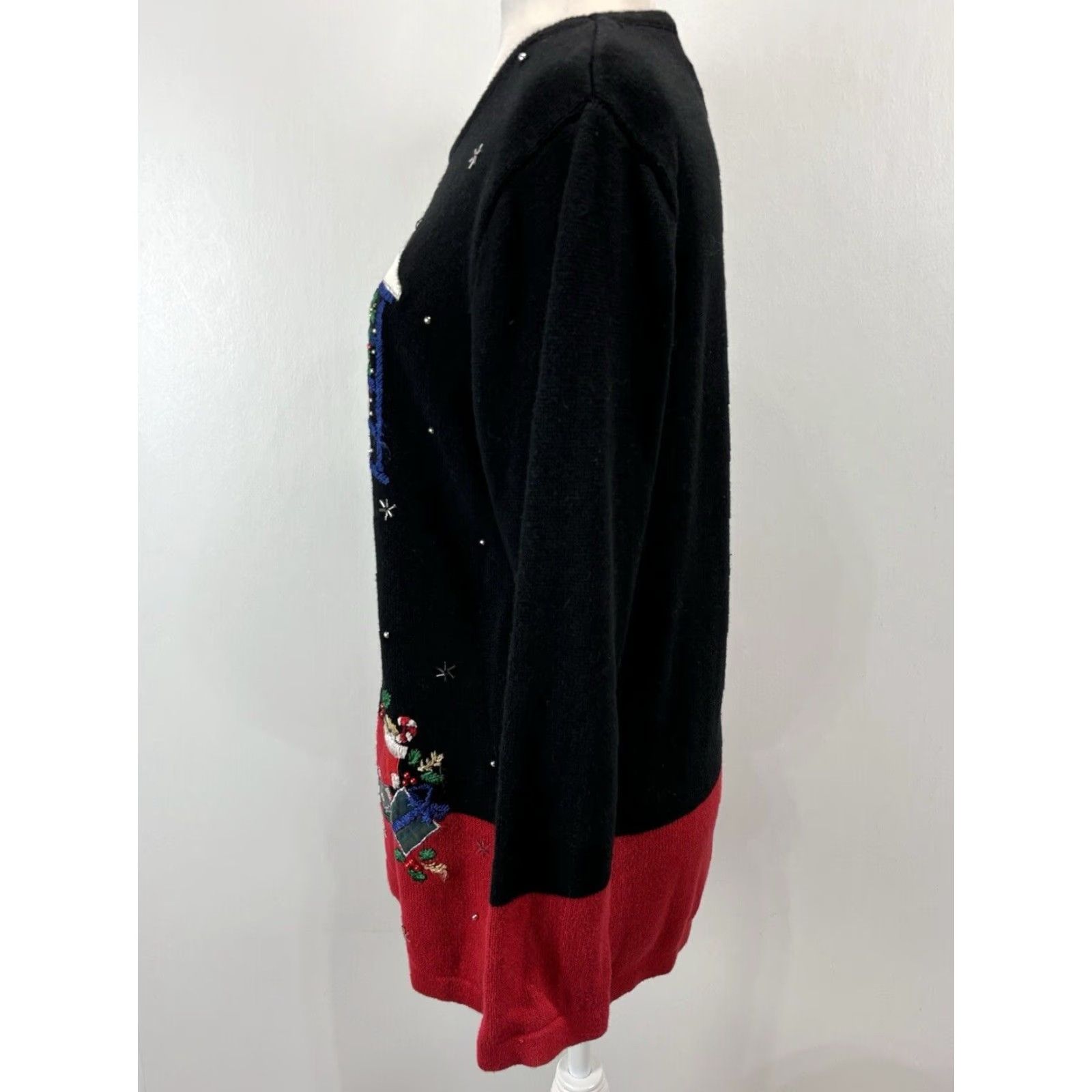 Vintage VINTAGE Nutcracker Christmas Tunic Sweater Women's S Black Beaded Embellished Knit Ramie Blend 1960s/70s Mens Womens? Size S / US 4 / IT 40 - 2 Thumbnail