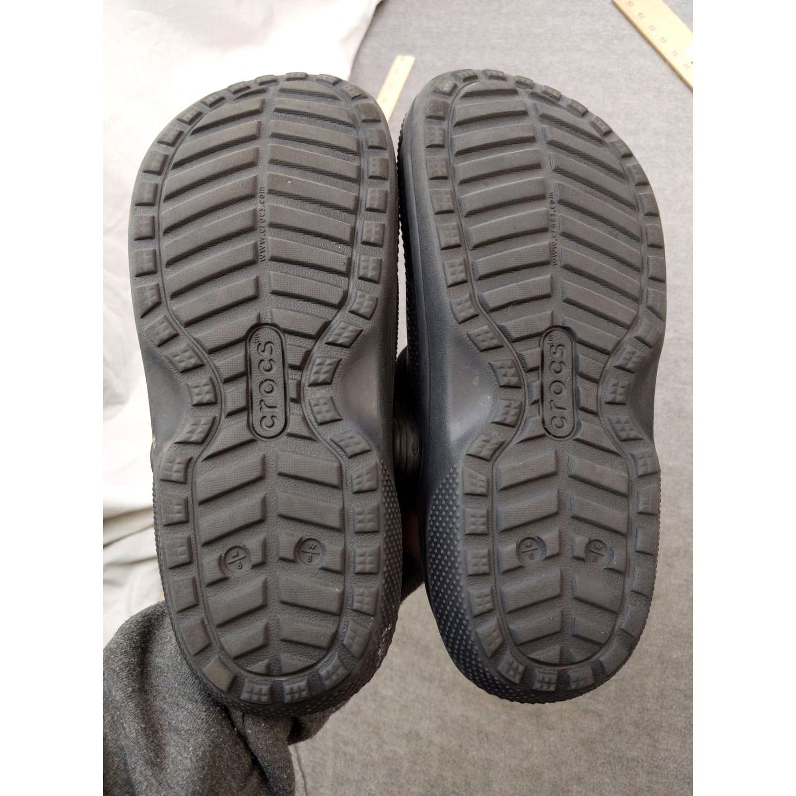Crocs Crocs Classic Lined Clog Shoes Womens 8 Mens 6 Black Faux Fur Slip On Indoor Outdoor Comfort Crocs Classic Lined Clog Size M / US 6-8 / IT 42-44 - 5 Thumbnail