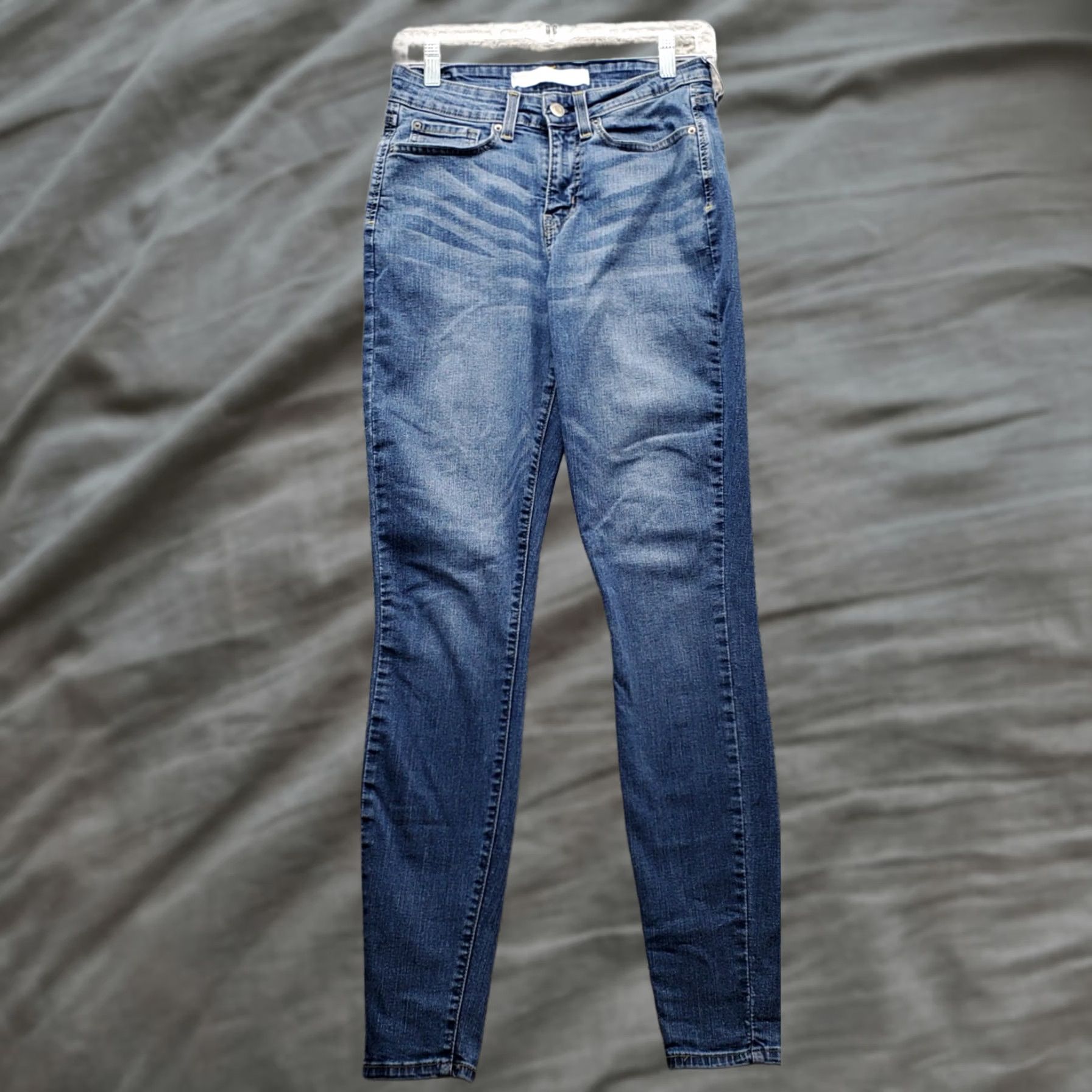 Levi's Levi's Womens Skinny Jeans 4L Blue Denim Mid Rise Faded Whiskered Streetwear Jeans Slim Size 4 Womens Color Blue 29.25 Inseam Mens Women Boys Girls Size 27" / US 4 / IT 40 - 1 Thumbnail