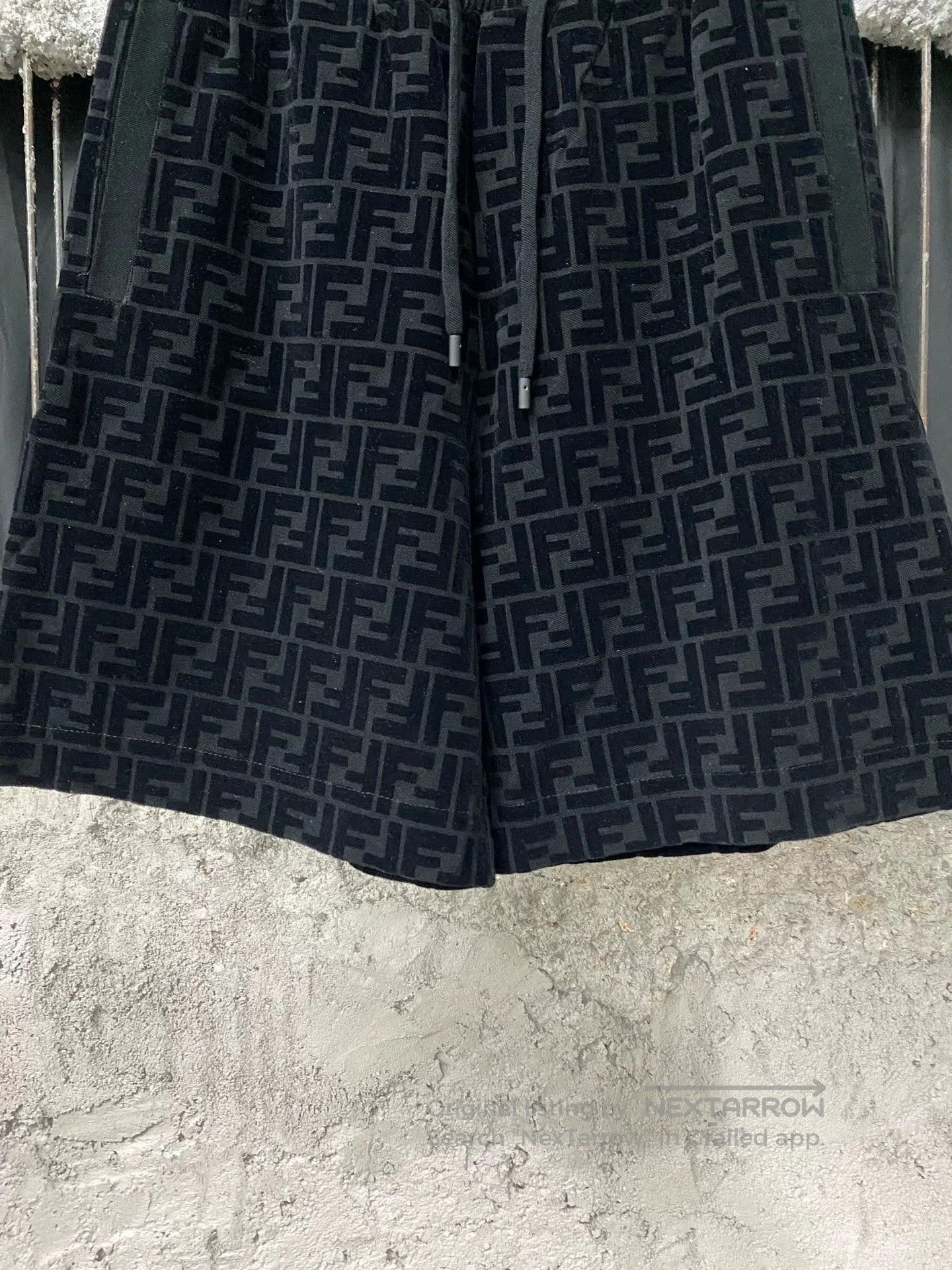 Fendi fendi velvet logo shorts size 46. Size US 30 / EU 46 - 4 Thumbnail