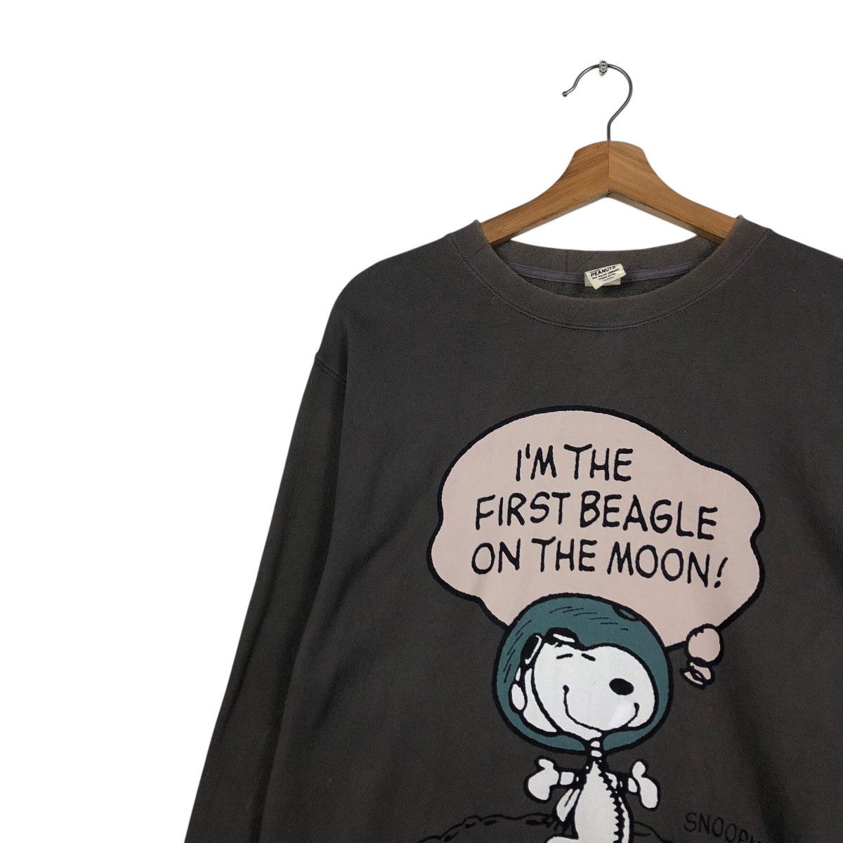 Japanese Brand Vintage Uniqlo UT First Beagle on the Moon Snoopy Sweatshirt Size US M / EU 48-50 / 2 - 8 Thumbnail