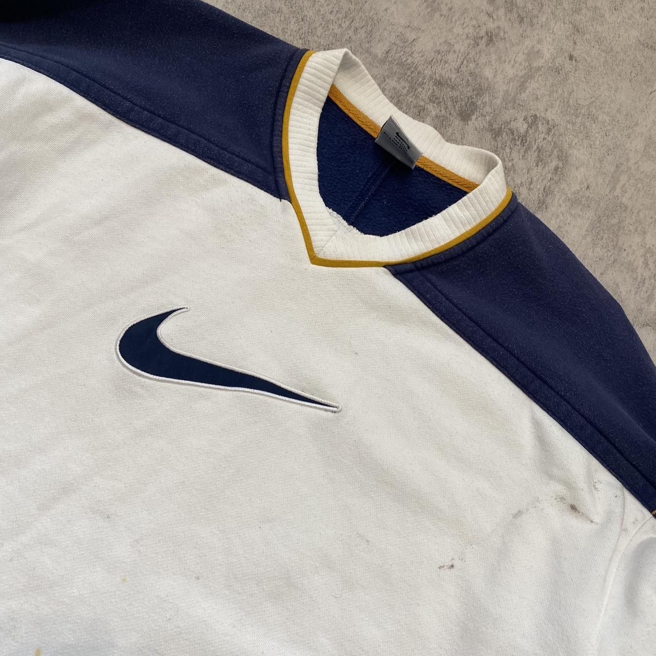 Nike 90s Nike white and navy long sleeve sweatshirt nike Size US M / EU 48-50 / 2 - 6 Thumbnail