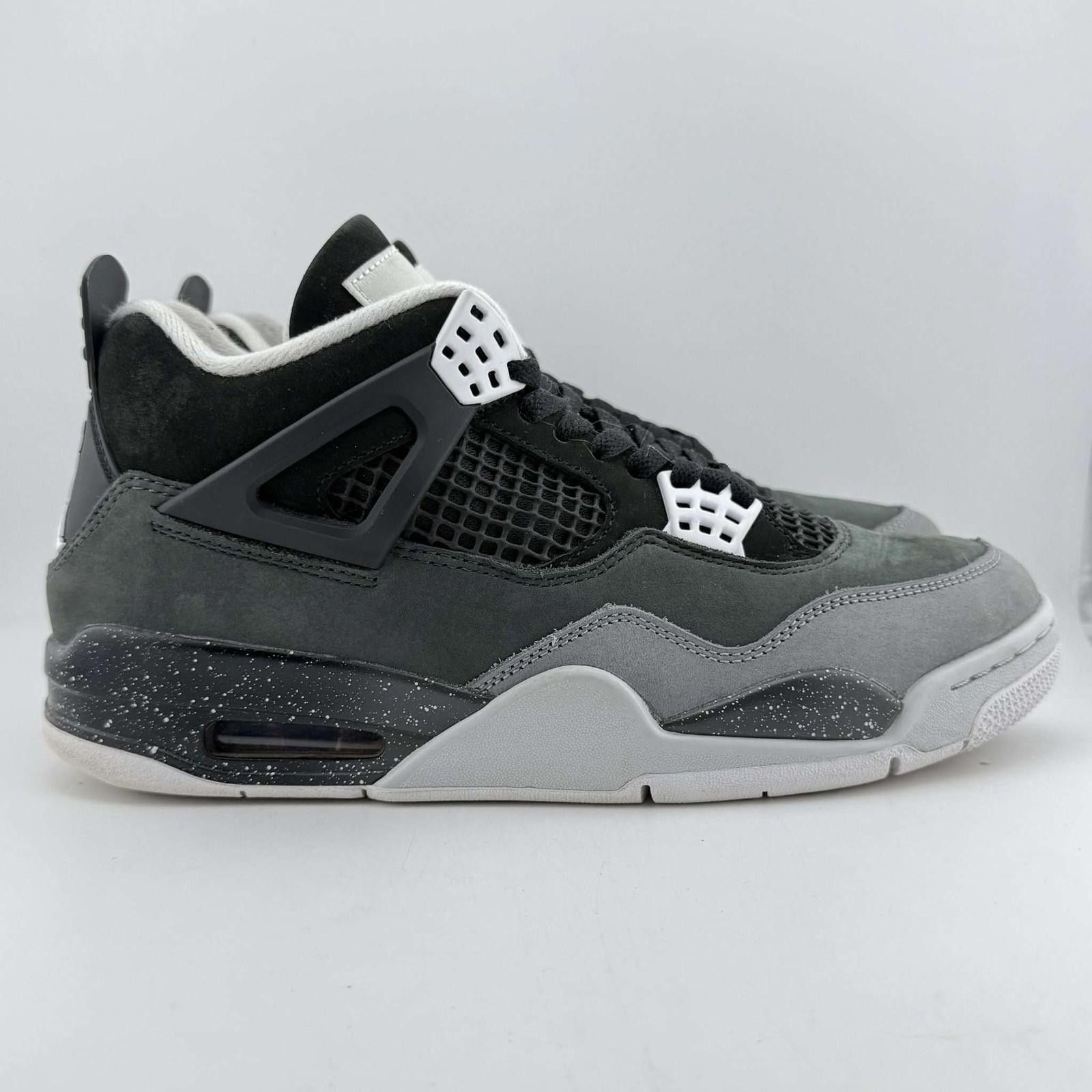 Jordan Brand Air Jordan 4 Retro Black White Black US 10 Used with Box Size US 10 / EU 43 - 4 Thumbnail