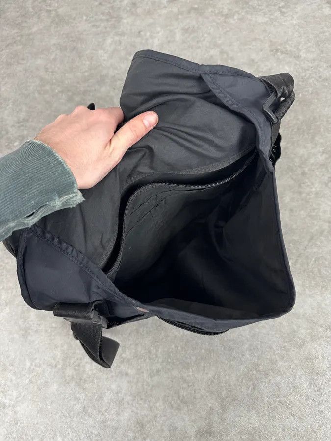 Nike 2000s Nike Black & Red Technical Nylon Crossbag Size ONE SIZE - 10 Thumbnail
