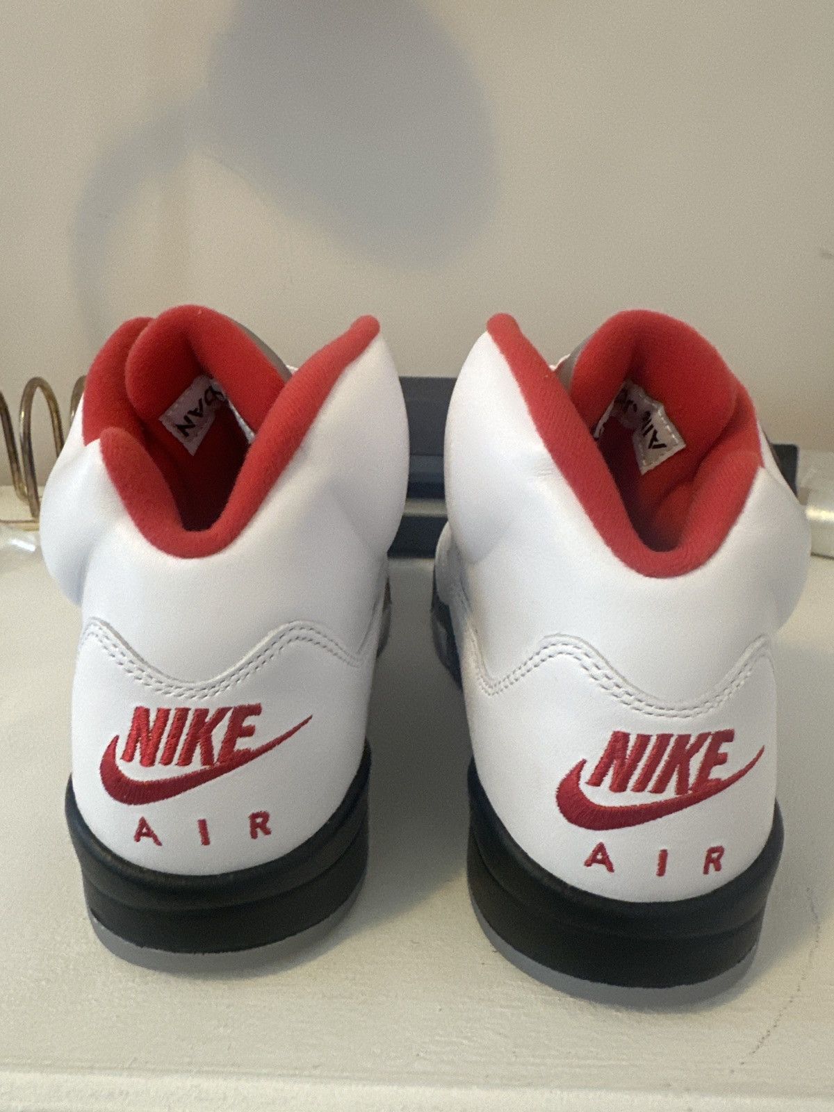 Jordan Brand Air Jordan 5 retro true white/fire red - black 2020 Size US 10 / EU 43 - 2 Thumbnail