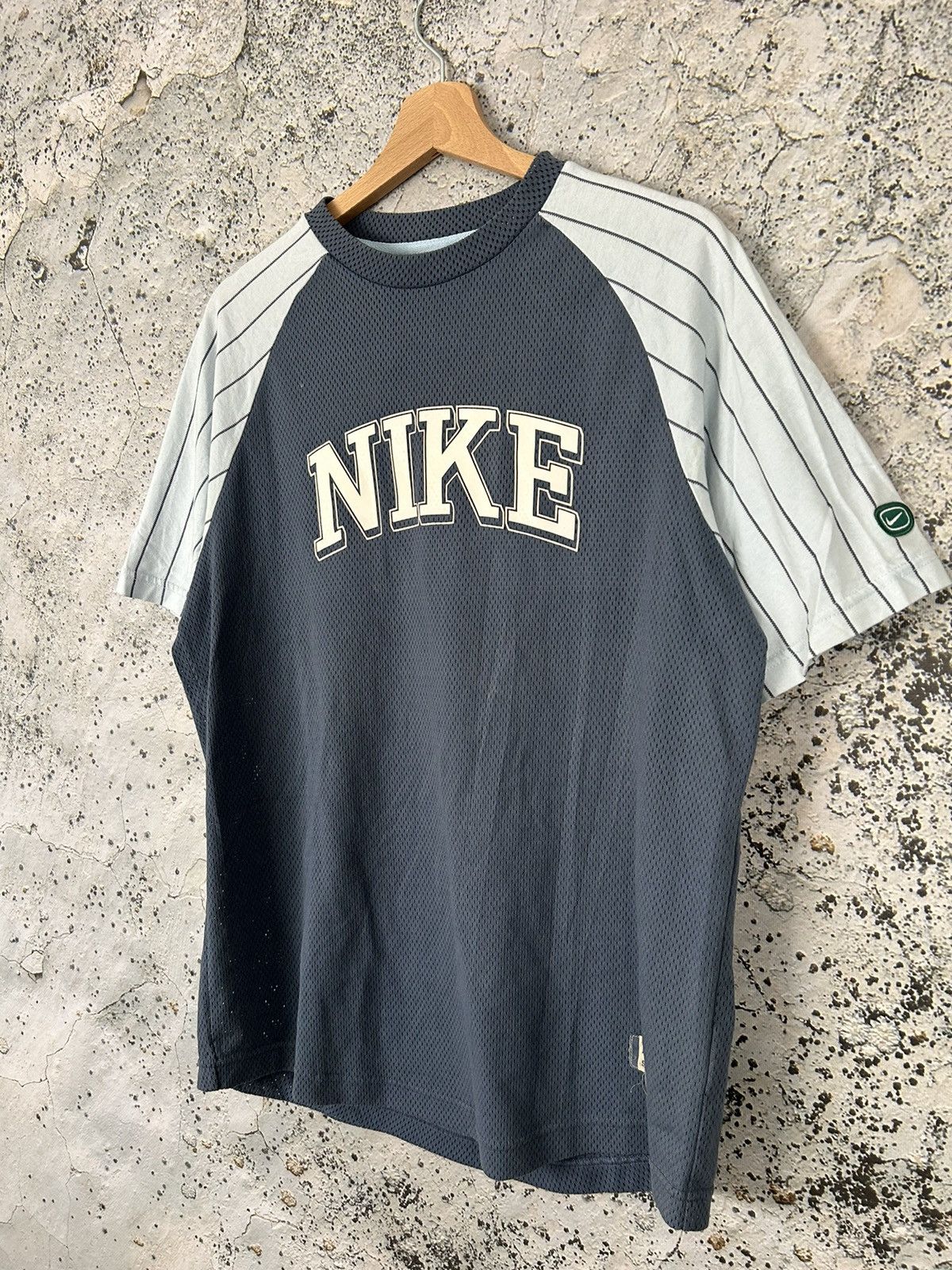 Nike Vintage Nike Y2K Spellout Logo Graphic Tee Sportswear Size US M / EU 48-50 / 2 - 2 Thumbnail