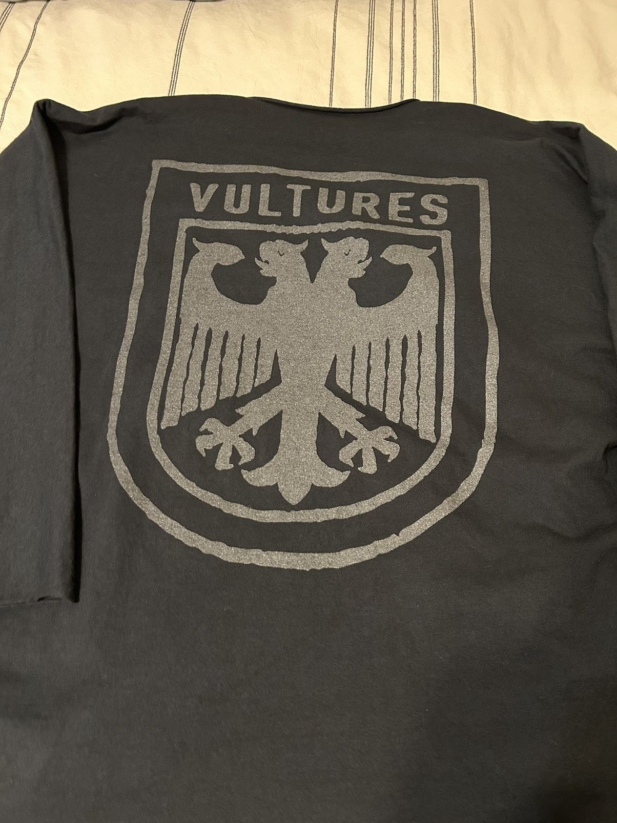 Kanye West Kanye west yzy vultures shirt 3 Size US XL / EU 56 / 4 - 1 Thumbnail
