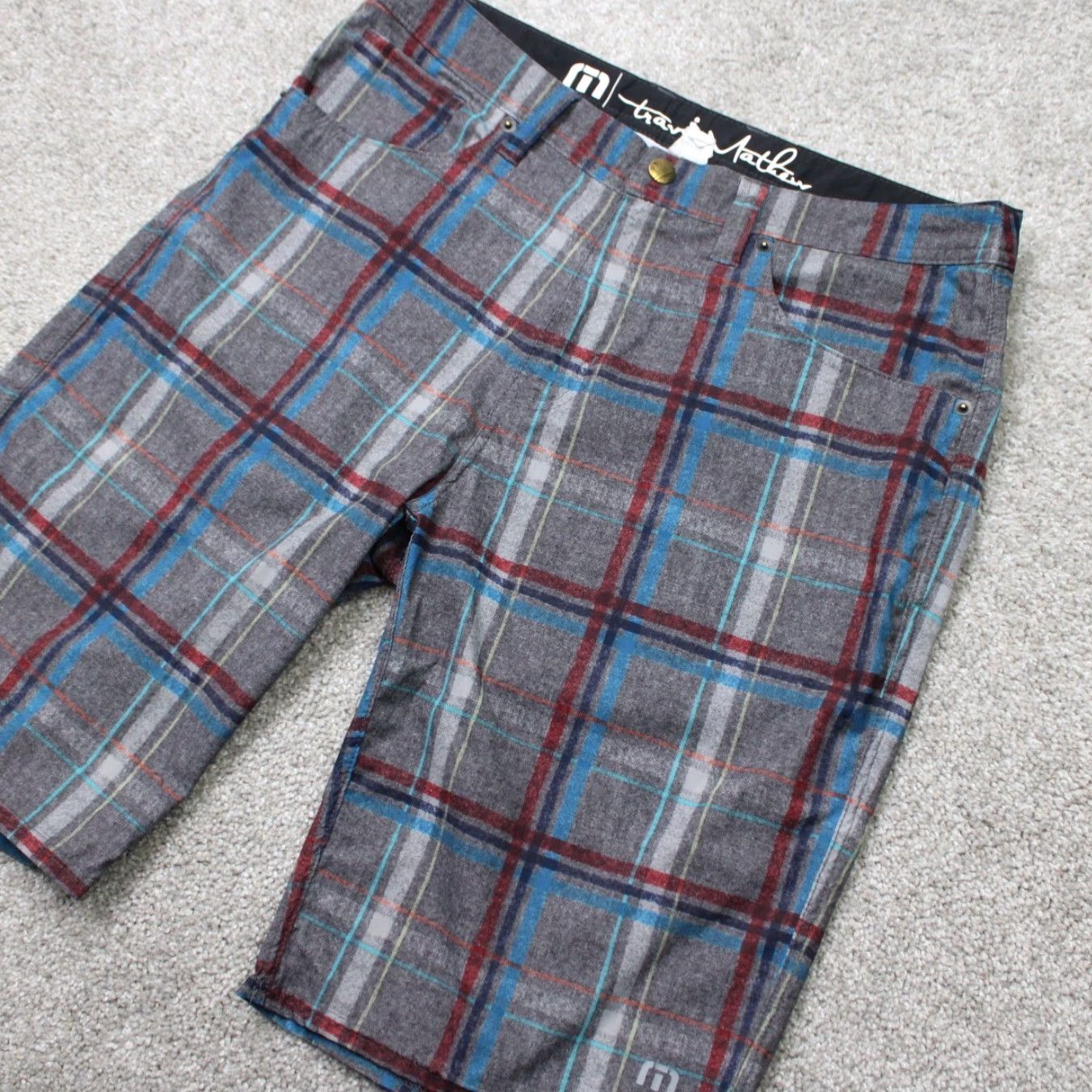 TravisMathew Travis Mathew Shorts Mens 32 Gray/Red/Blue Check Polyester Stretch Athletic Size US 32 / EU 48 - 2 Thumbnail