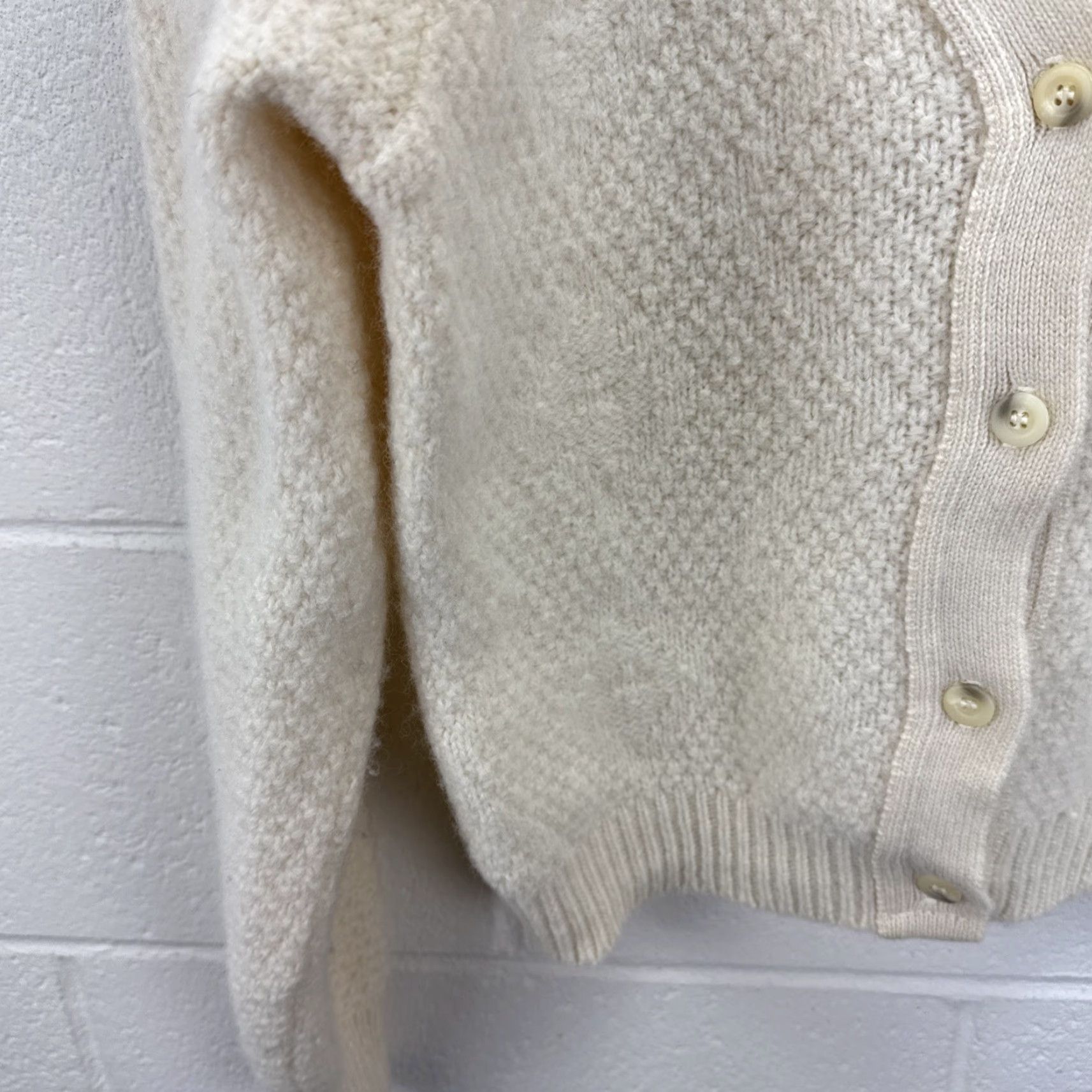 Pendleton VINTAGE Pendleton Women's V Neck Cardigan Sweater 100% Pure Virgin Wool Sz M Ivory 1970s Secretary/Geek Mens? Size M / US 6-8 / IT 42-44 - 5 Thumbnail