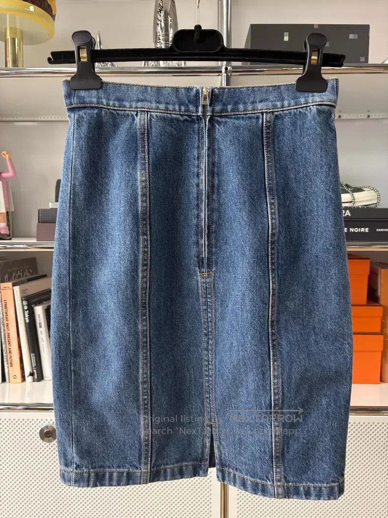 Chanel Chanel 22k blue diamond button denim skirt Size 42" / US 20 - 3 Thumbnail