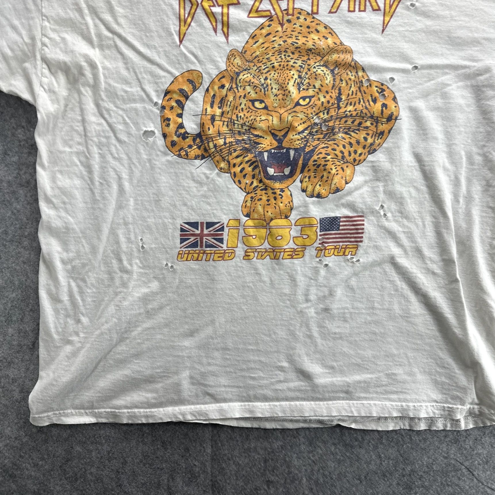 Vintage VINTAGE Def Leppard Shirt Womens Small White Pyromania 1983 Tour Distressed 80s Rock Mens/Girls? Size S / US 4 / IT 40 - 4 Thumbnail