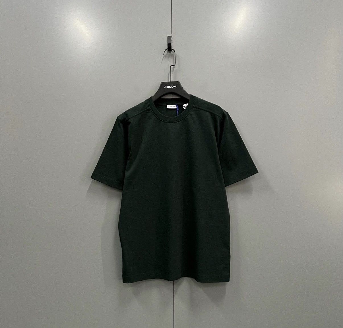 Burberry Burberry Embroidered Knight Short-Sleeve T-shirt J41 Size US S / EU 44-46 / 1 - 1 Thumbnail