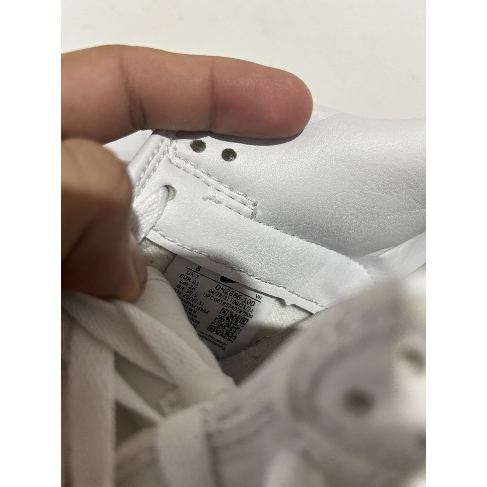 Nike NIKE DUNK LOW DOVER STREET TRIPLE WHITE VELVET SIZE 8 Size US 8 / EU 41 - 5 Thumbnail