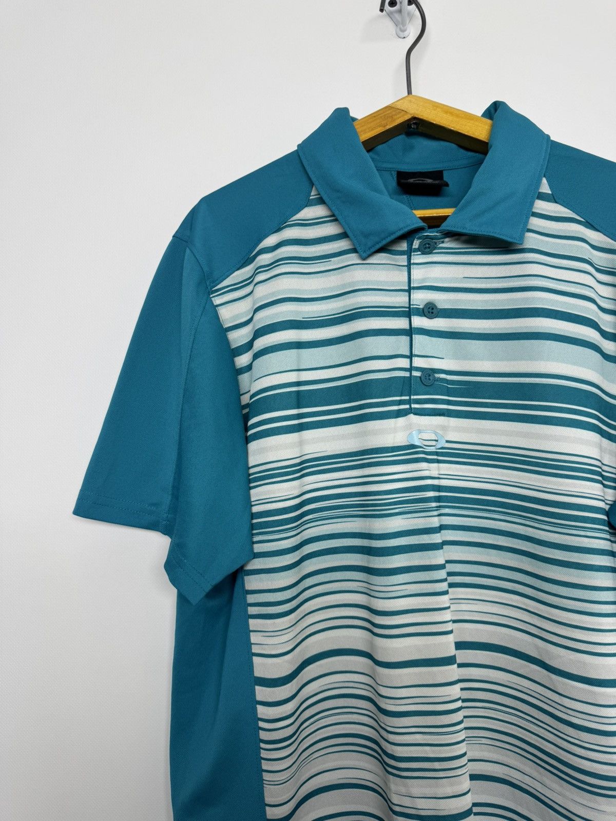 Oakley Vintage Y2k Oakley Golf Polo Size US M / EU 48-50 / 2 - 6 Thumbnail