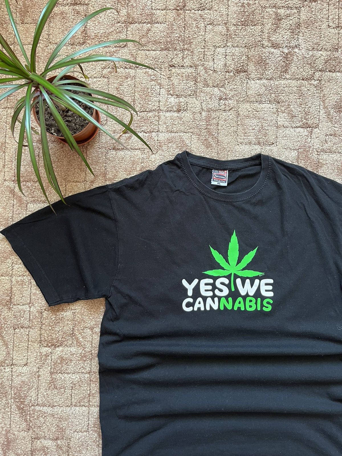 Band Tees Vintage Y2K YES WE CANNABIS Drugs Funny 90's Crazy T-shirt Size US XL / EU 56 / 4 - 2 Thumbnail