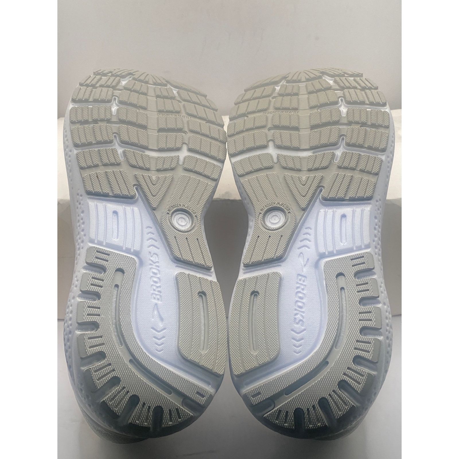 Brooks Women's Brooks Ghost 16 1204071B151 White Size US10/EU 42 Size US 10 / IT 40 - 7 Thumbnail
