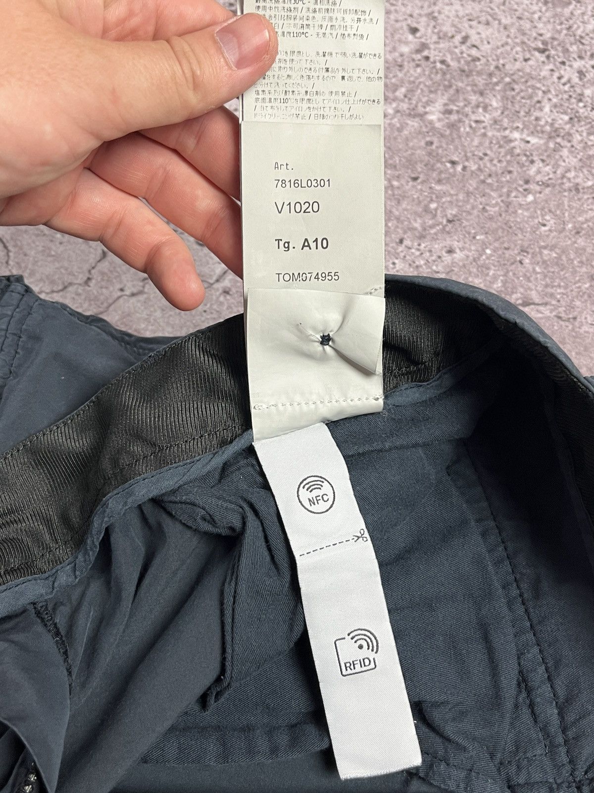 Stone Island Stone Island Junior A10 Garment Dyed Bermuda Cargo Shorts Size US 26 / EU 42 - 11 Thumbnail