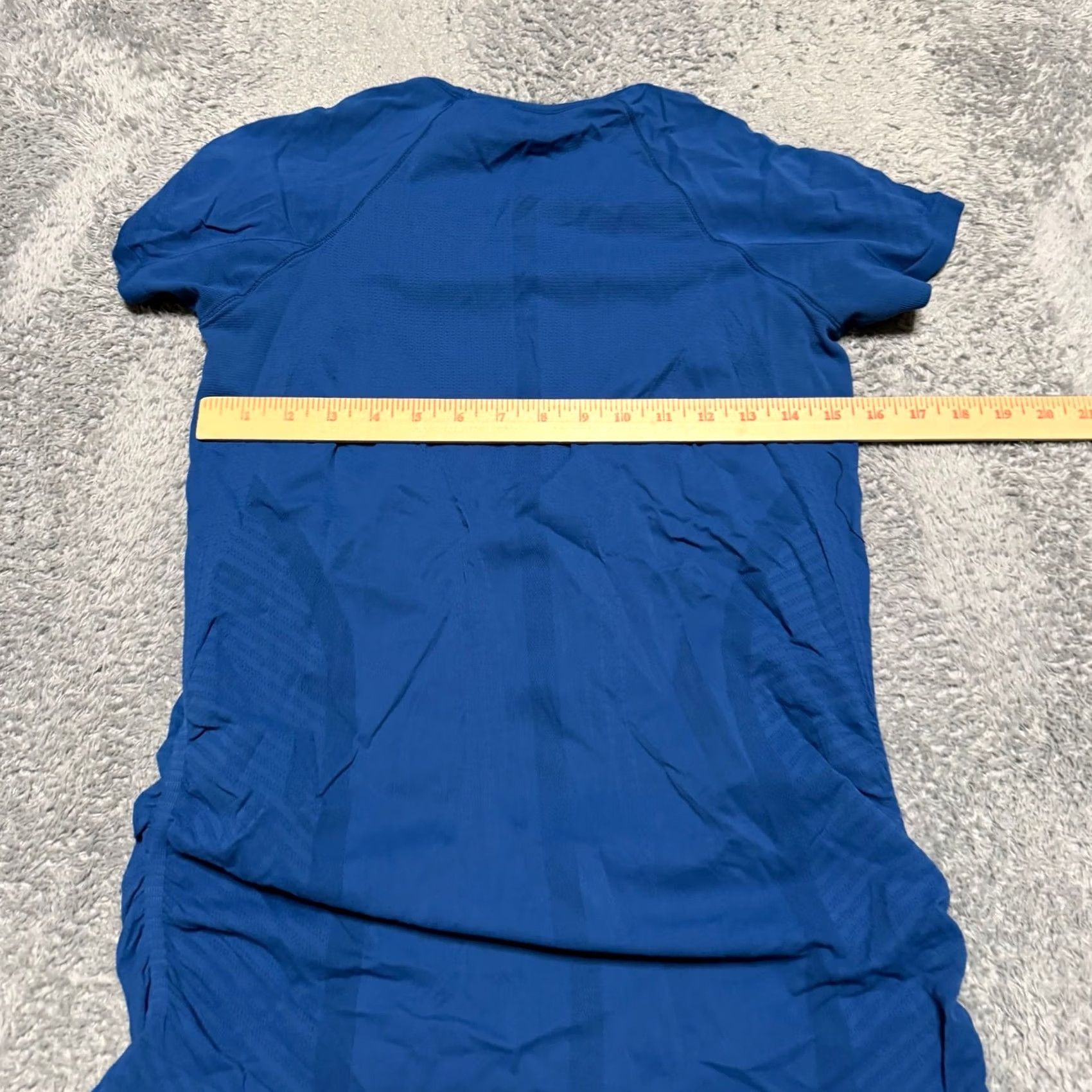 Athleta Athleta Shirt Womens Large Blue Speedlight Seamless Short Sleeve Tee Size L / US 10 / IT 46 - 4 Thumbnail