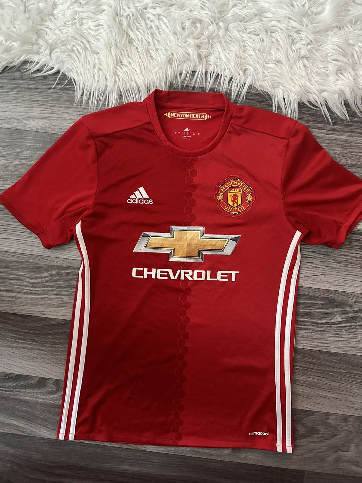 Adidas Adidas Manchester United 2016-2017 Home Jersey vintage bloke Size US S / EU 44-46 / 1 - 1 Thumbnail