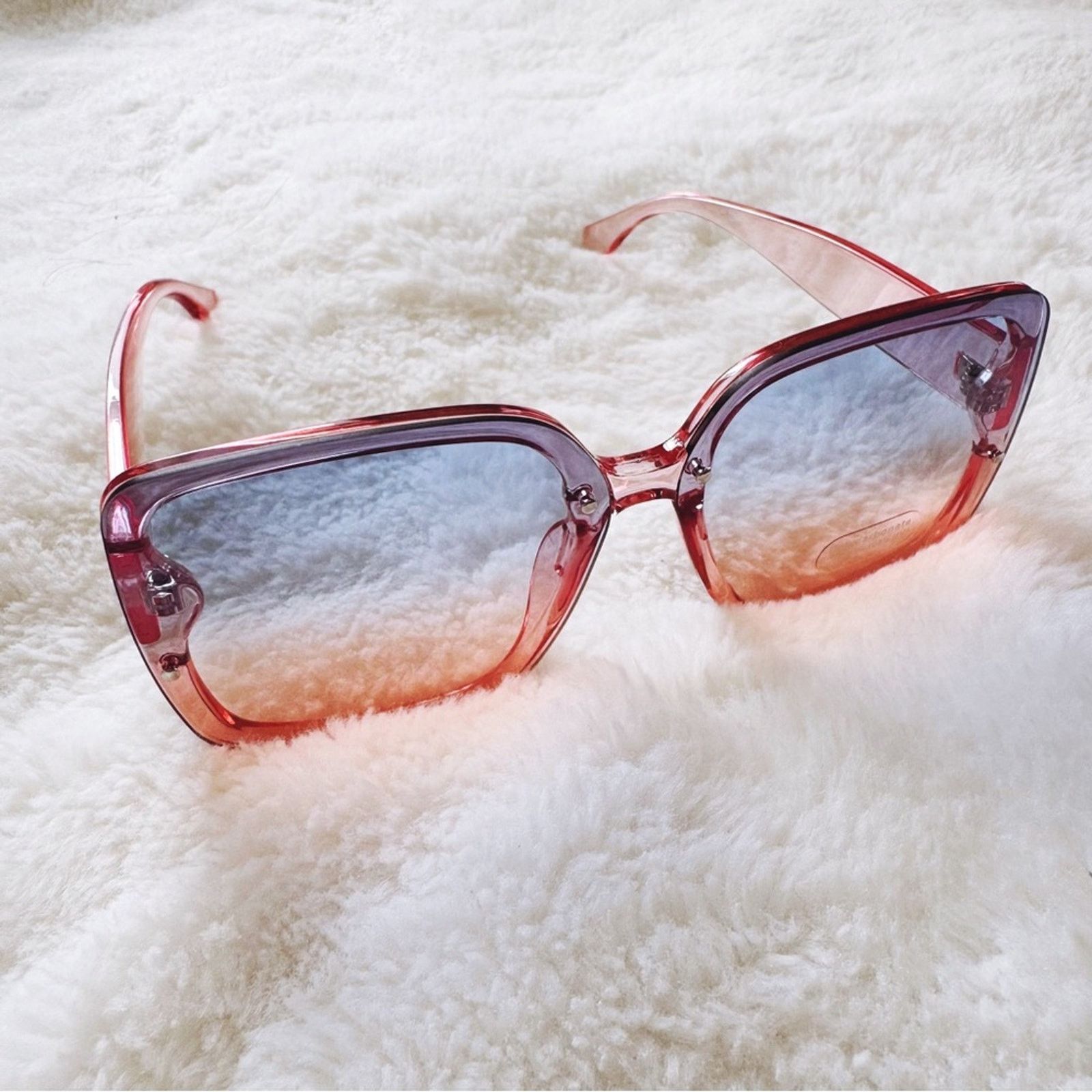 Other Abby Clear Blue & Pink Square Frame Sunglasses Size ONE SIZE - 6 Thumbnail