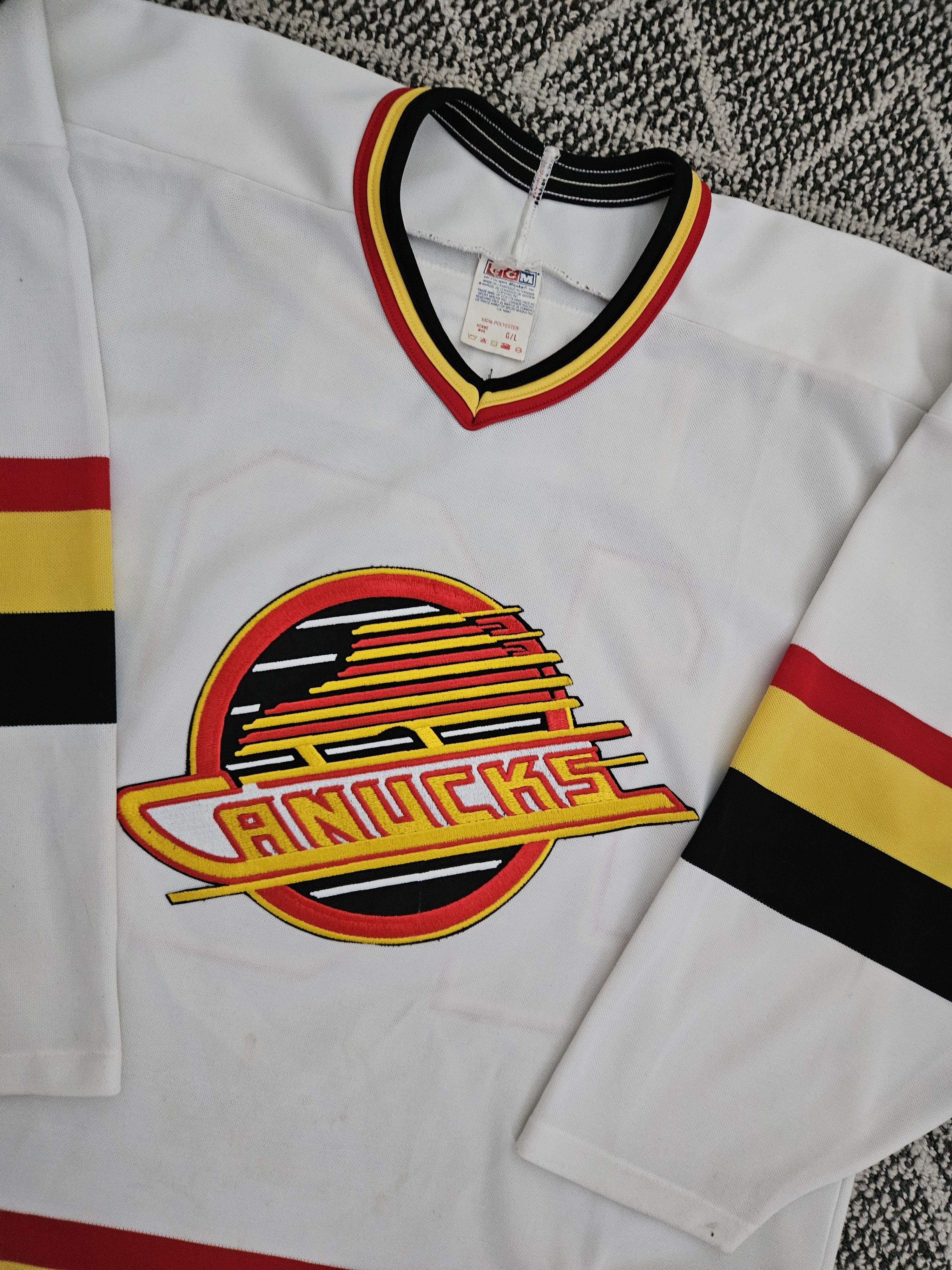 Ccm Vintage Vancouver Canucks jersey Size US L / EU 52-54 / 3 - 3 Thumbnail