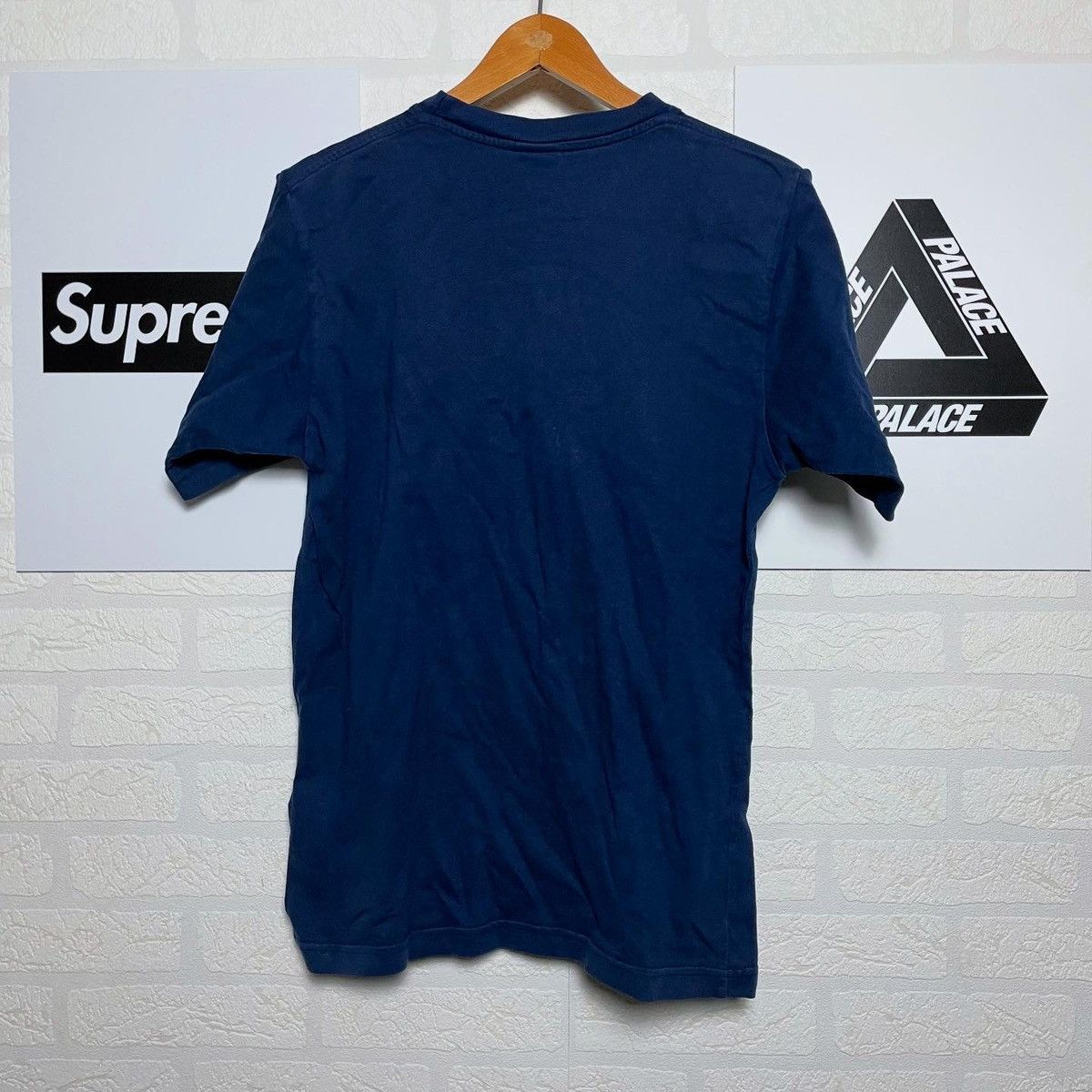 Nike Vintage 00s y2k Nike Town London T-shirt Rare Size US S / EU 44-46 / 1 - 2 Thumbnail