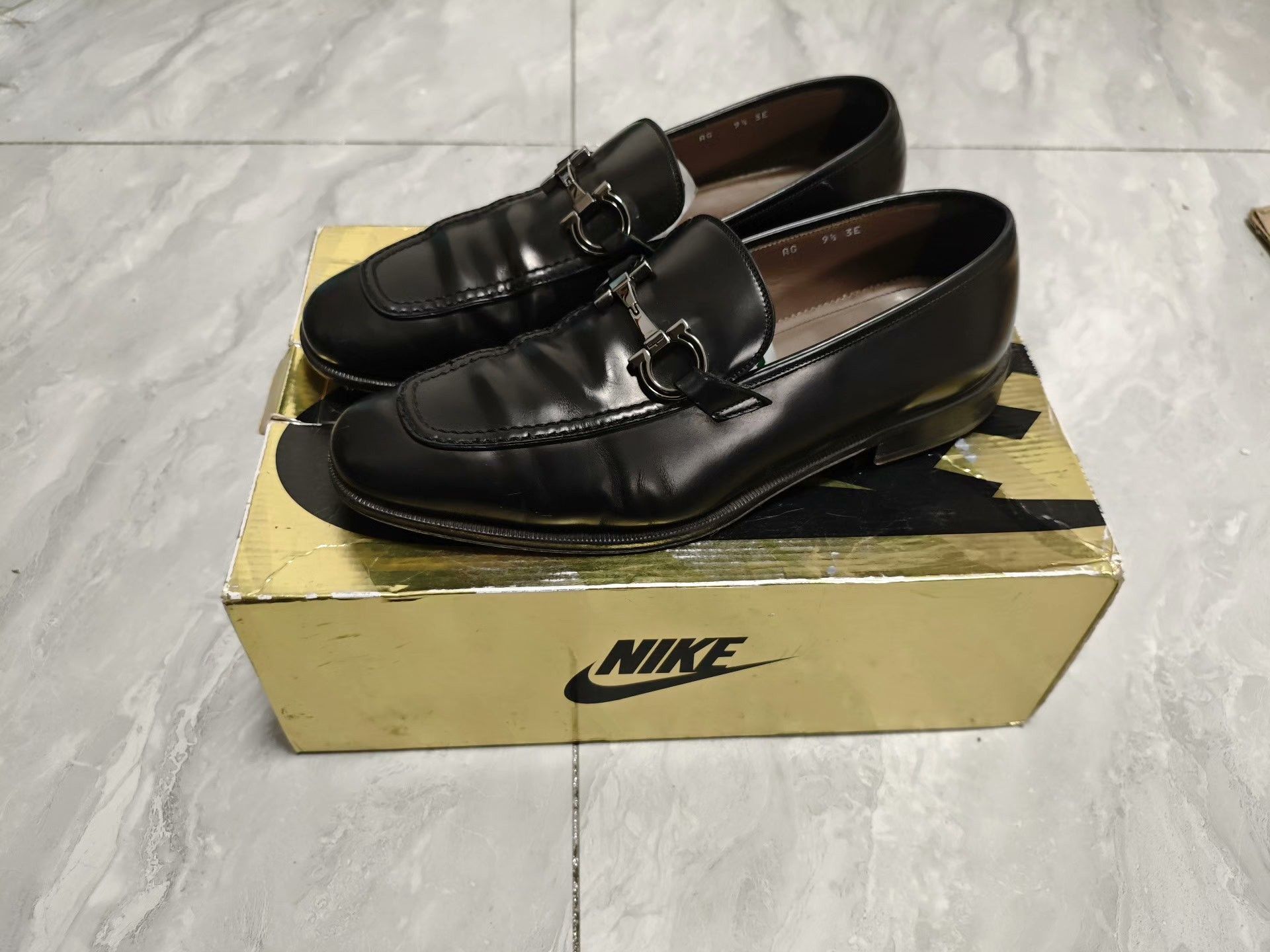 Salvatore Ferragamo Salvatore Ferragamo Lowtop Sneakers 11 Men Size US 11 / EU 44 - 1 Thumbnail