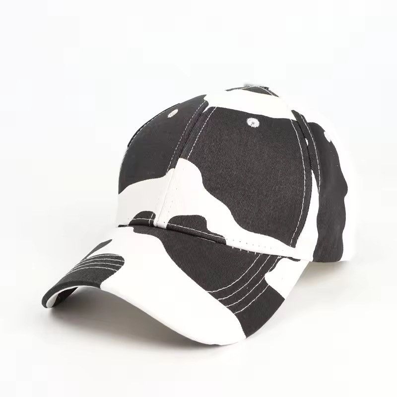 Japanese Brand Cow Print Baseball Hat Size ONE SIZE - 1 Thumbnail