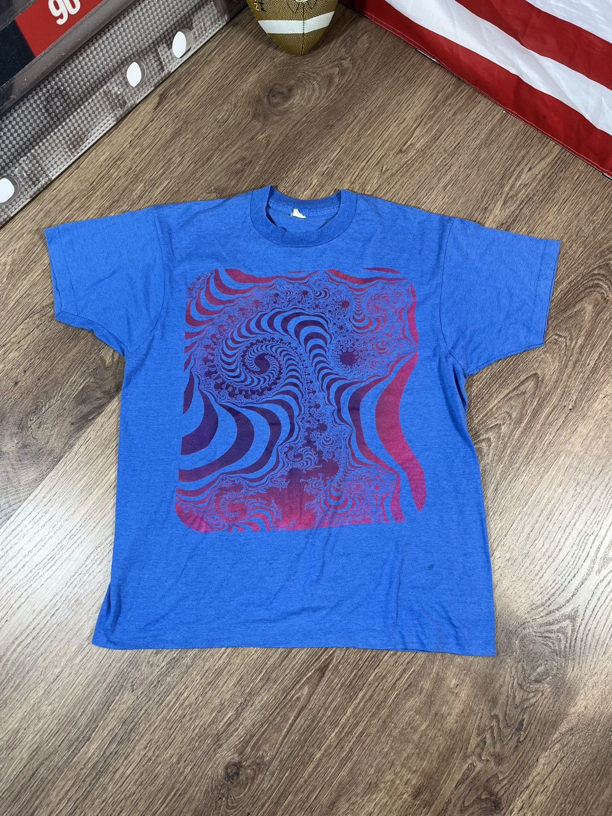 Other Vintage Avantgarde T Shirt Size US L / EU 52-54 / 3 - 1 Thumbnail