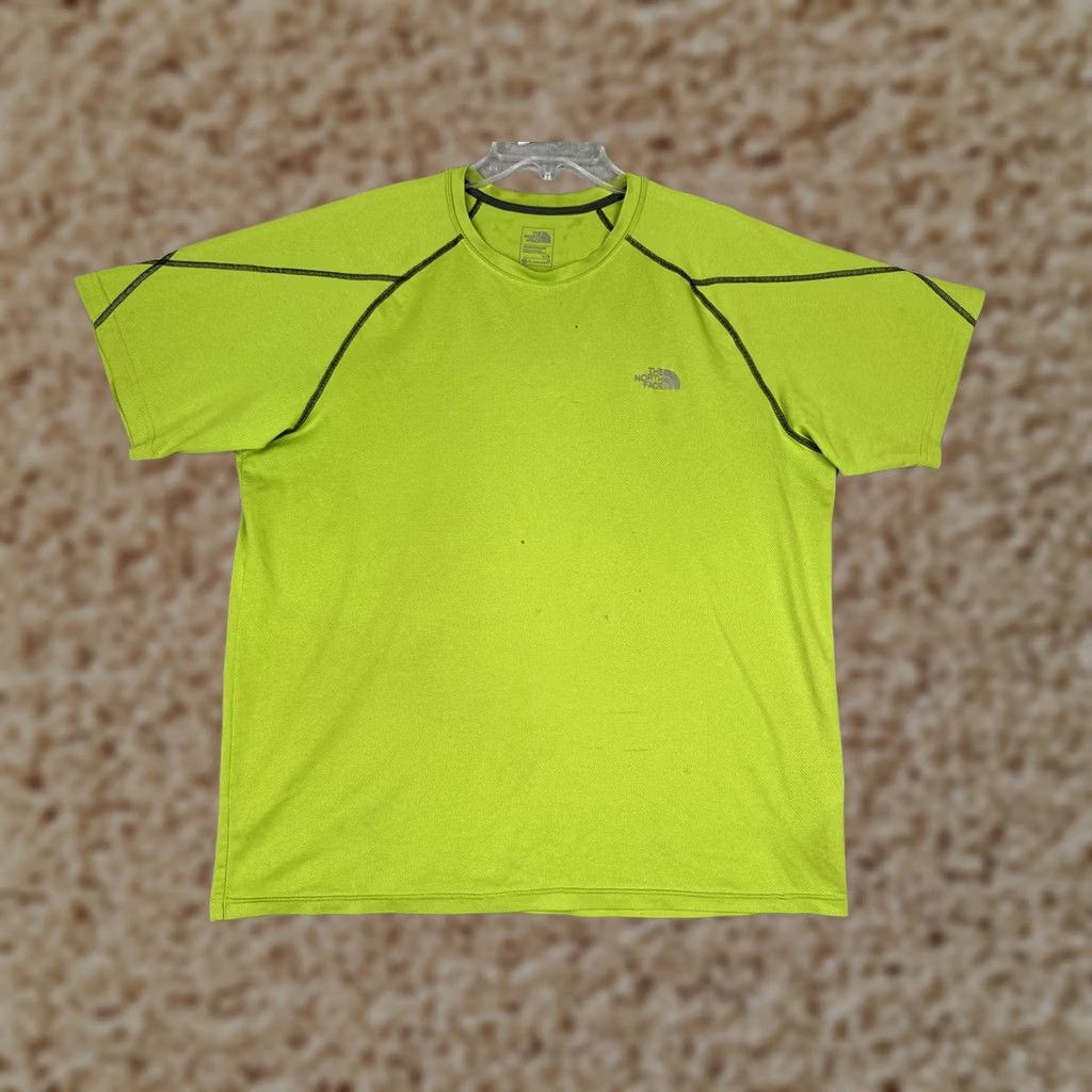 The North Face The North Face Shirt Mens L Green Crew Neck Short Sleeve FlashDry Logo Tee Size US L / EU 52-54 / 3 - 1 Thumbnail