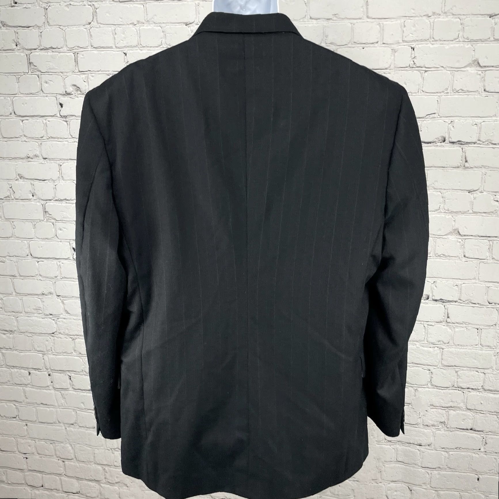 Vintage Hunting Horn Blazer Wool Black Striped 2 Button Ventless Notch USA Made Size 46L Men Jacket Size 46R - 2 Thumbnail