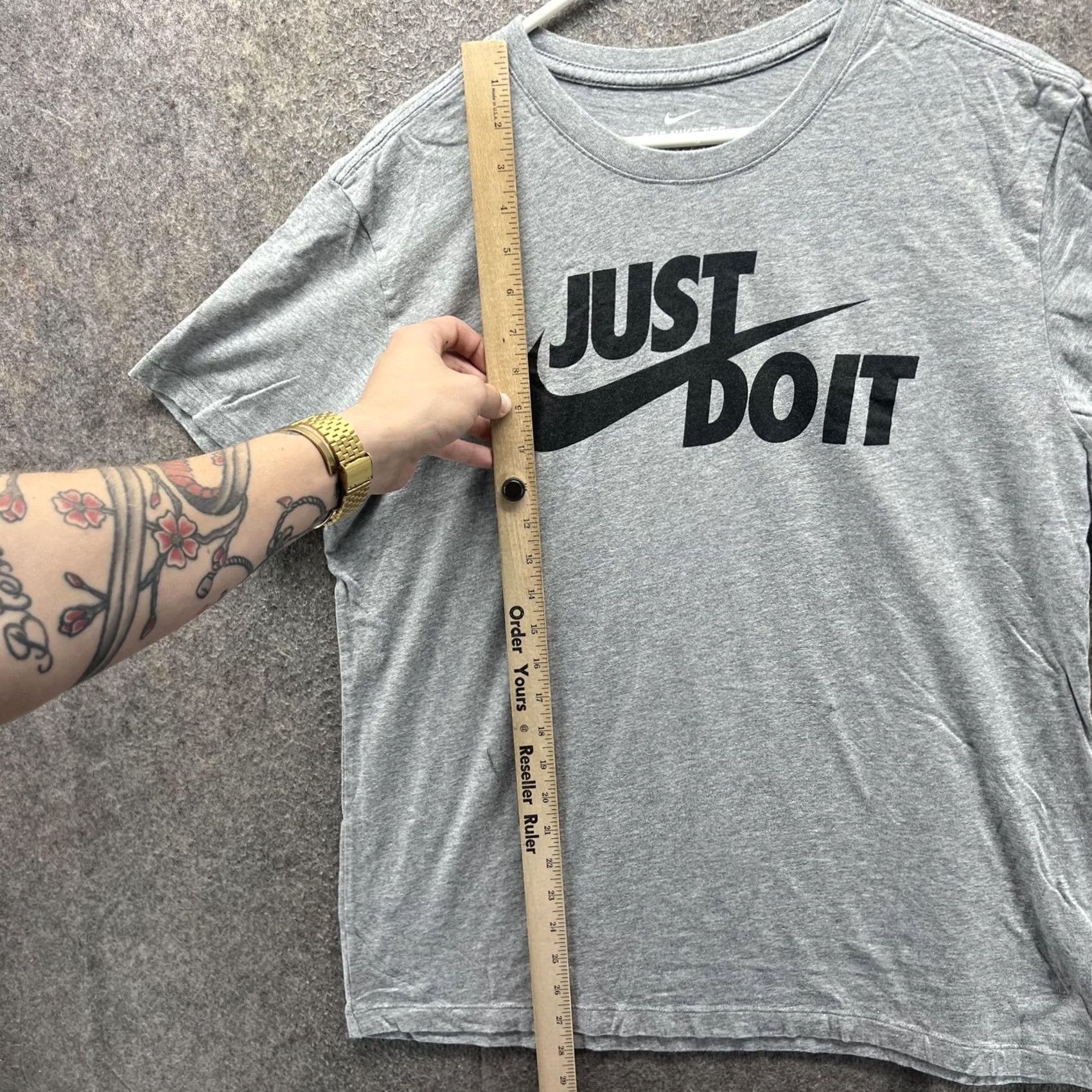 Nike Nike Shirt Mens Large Gray Just Do It Swoosh Graphic Tee Cotton Casual Size US L / EU 52-54 / 3 - 3 Thumbnail