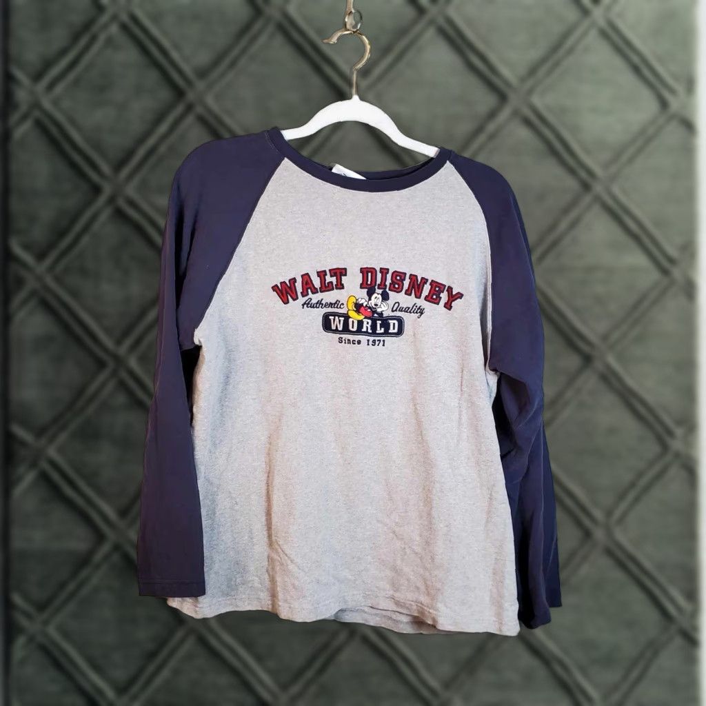 Disney VINTAGE Disney Mickey Mouse T-Shirt Mens M Gray Embroidered Raglan Crew Neck 3/4 Sleeve Size US M / EU 48-50 / 2 - 1 Thumbnail