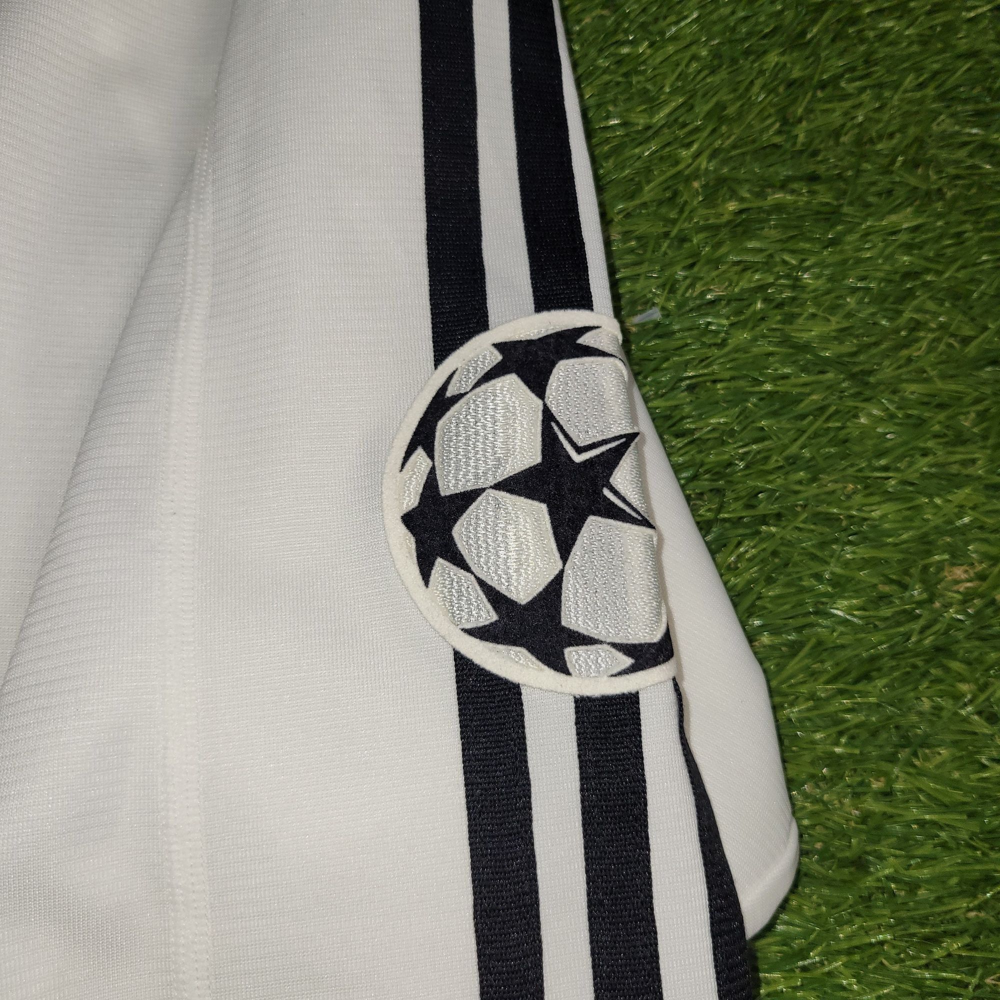Adidas Zidane Real Madrid 2003 2004 UEFA Long Sleeve Soccer Jersey Size US XL / EU 56 / 4 - 6 Thumbnail
