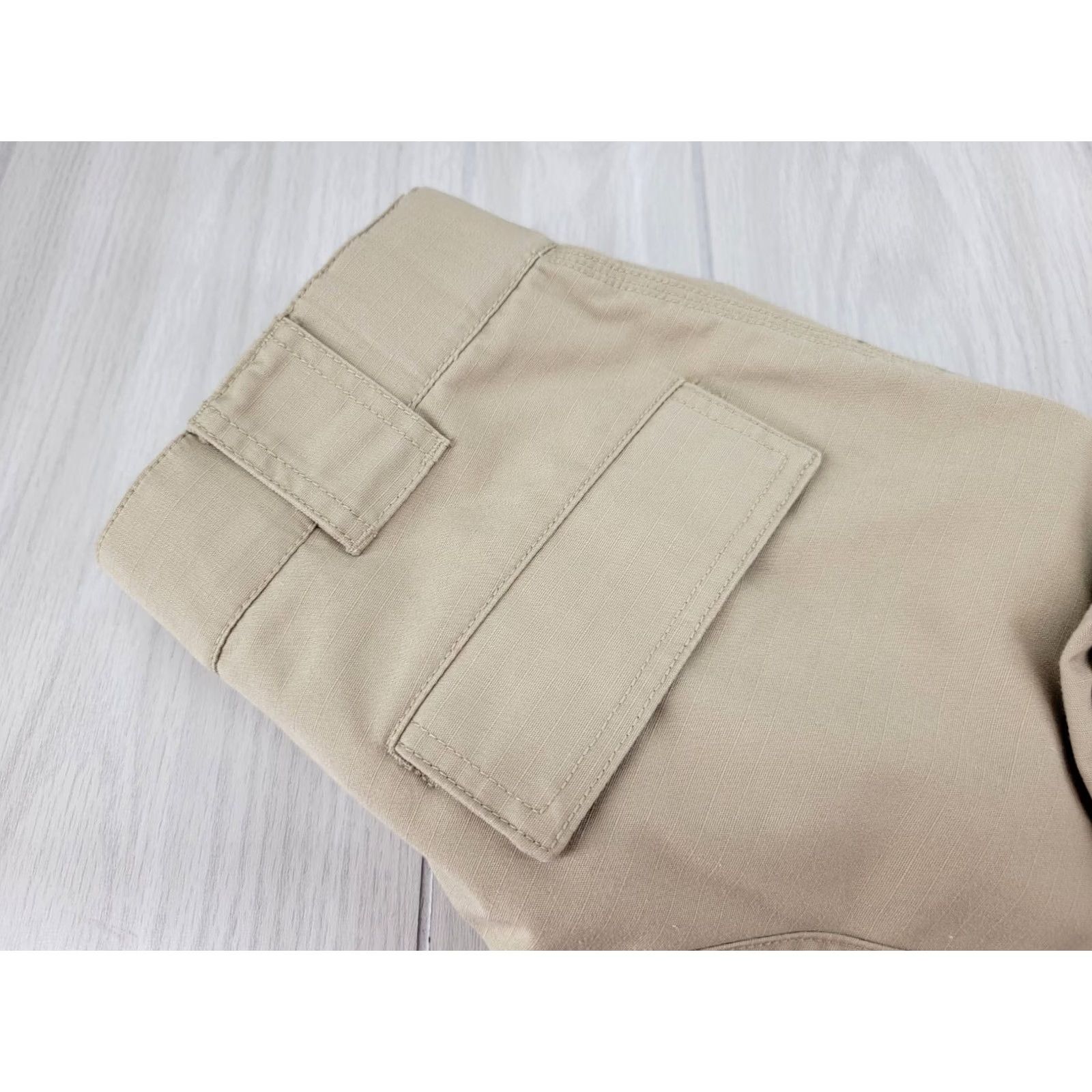 Vintage 5.11 Tactical Series Style 31.5-35 Inseam Regular Pants Tan Men Dress Pants Flat Front Beige 511 Vintage: No Mens Size US 31 - 5 Thumbnail