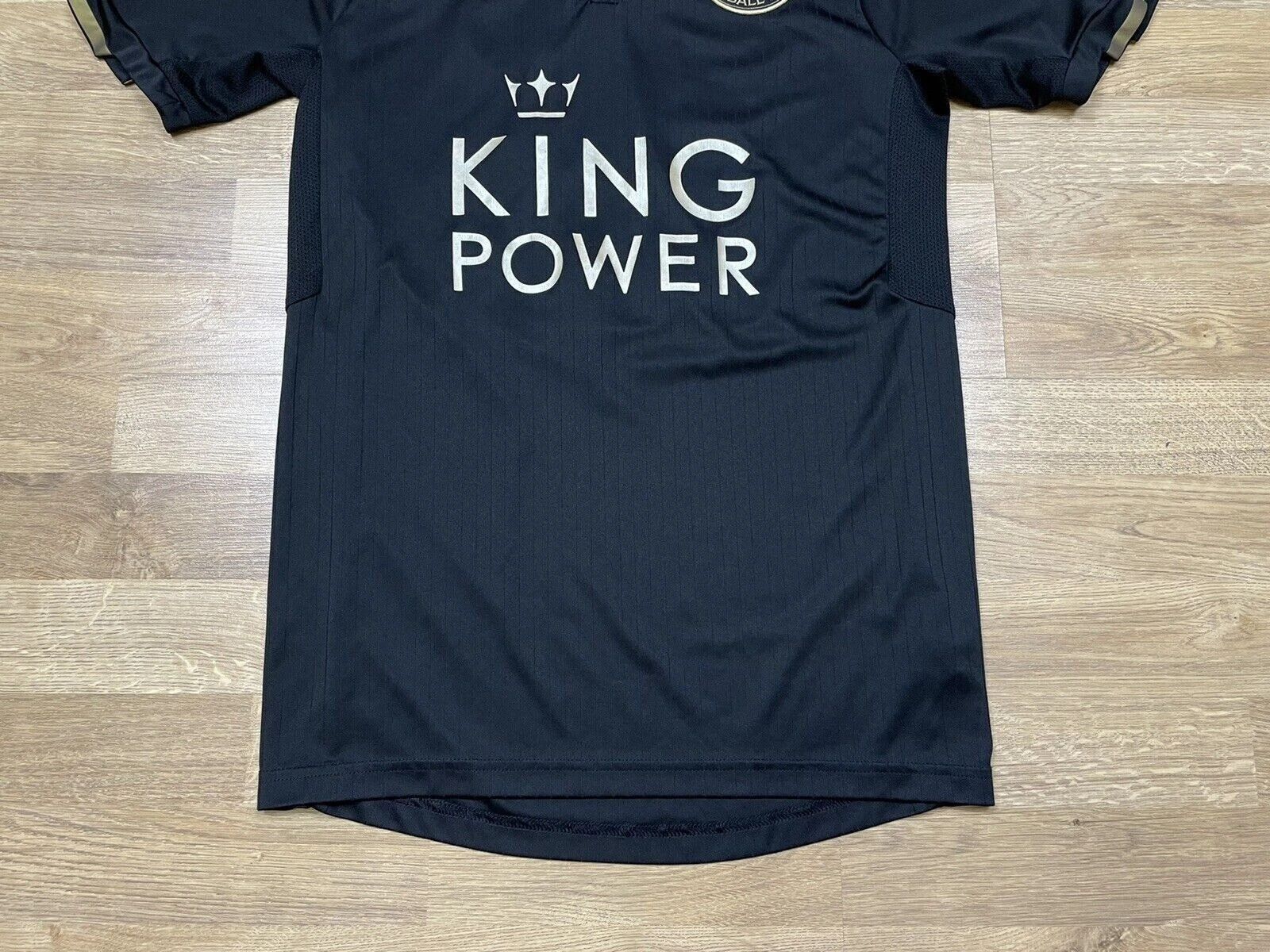 Puma FC LEICESTER 2017 2018 AWAY JERSEY SHIRT SOCCER #15 MAGUIRE Size US S / EU 44-46 / 1 - 4 Thumbnail