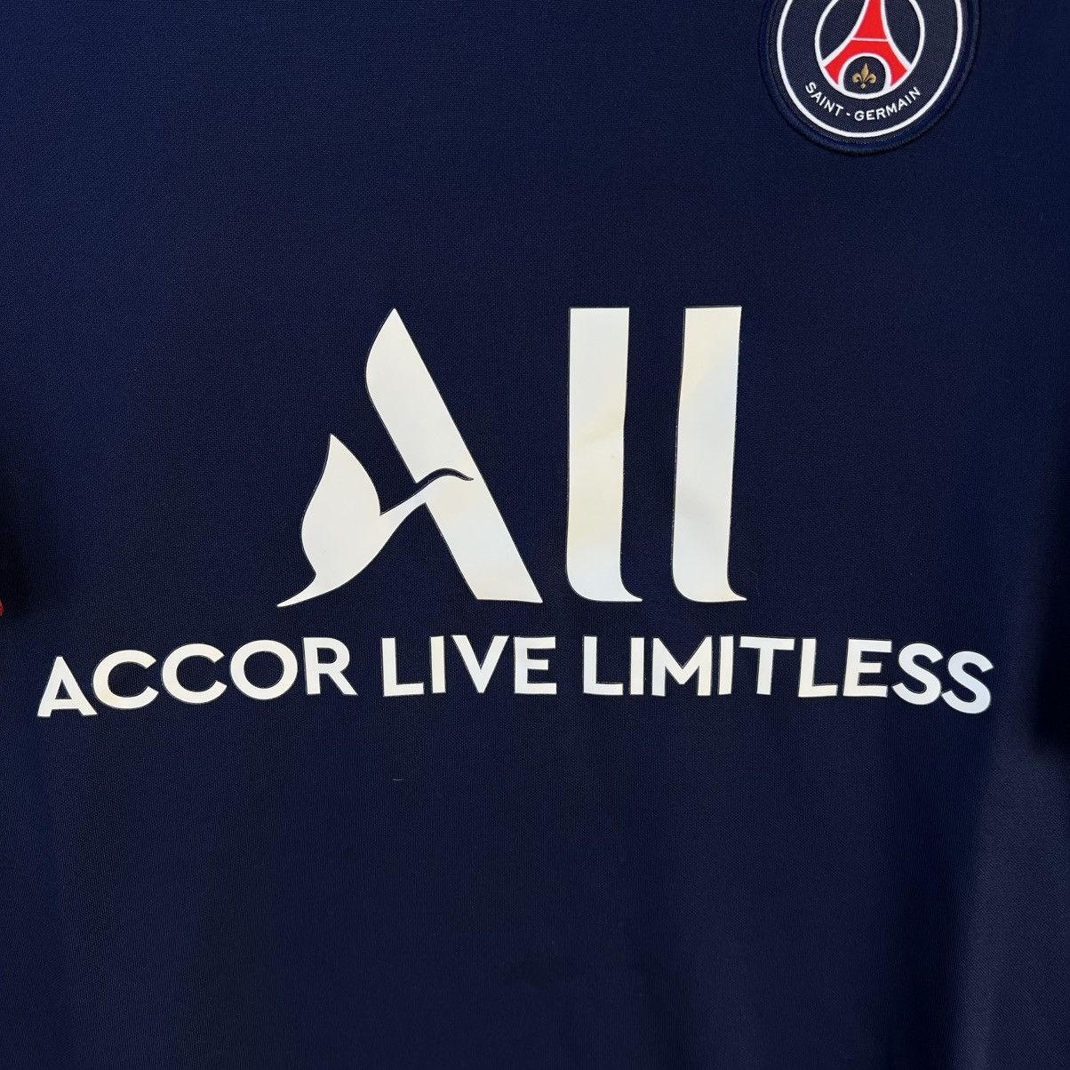 Nike Paris Saint Germain (PSG) Football Shirt soccer jersey Nike Size US M / EU 48-50 / 2 - 4 Thumbnail