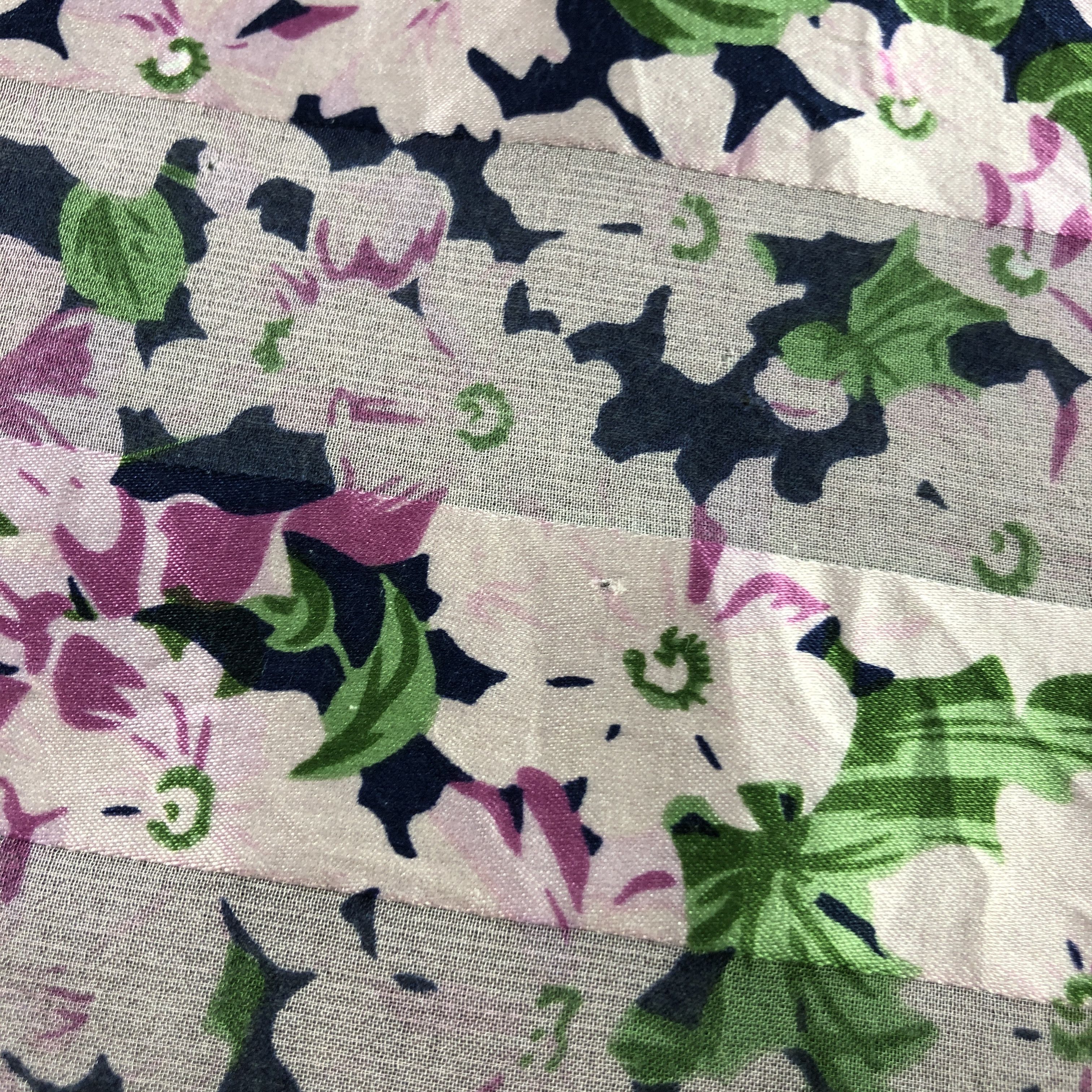 Yves Saint Laurent Yves Saint Laurent Floral Silk Scarf M1266 Size ONE SIZE - 9 Thumbnail