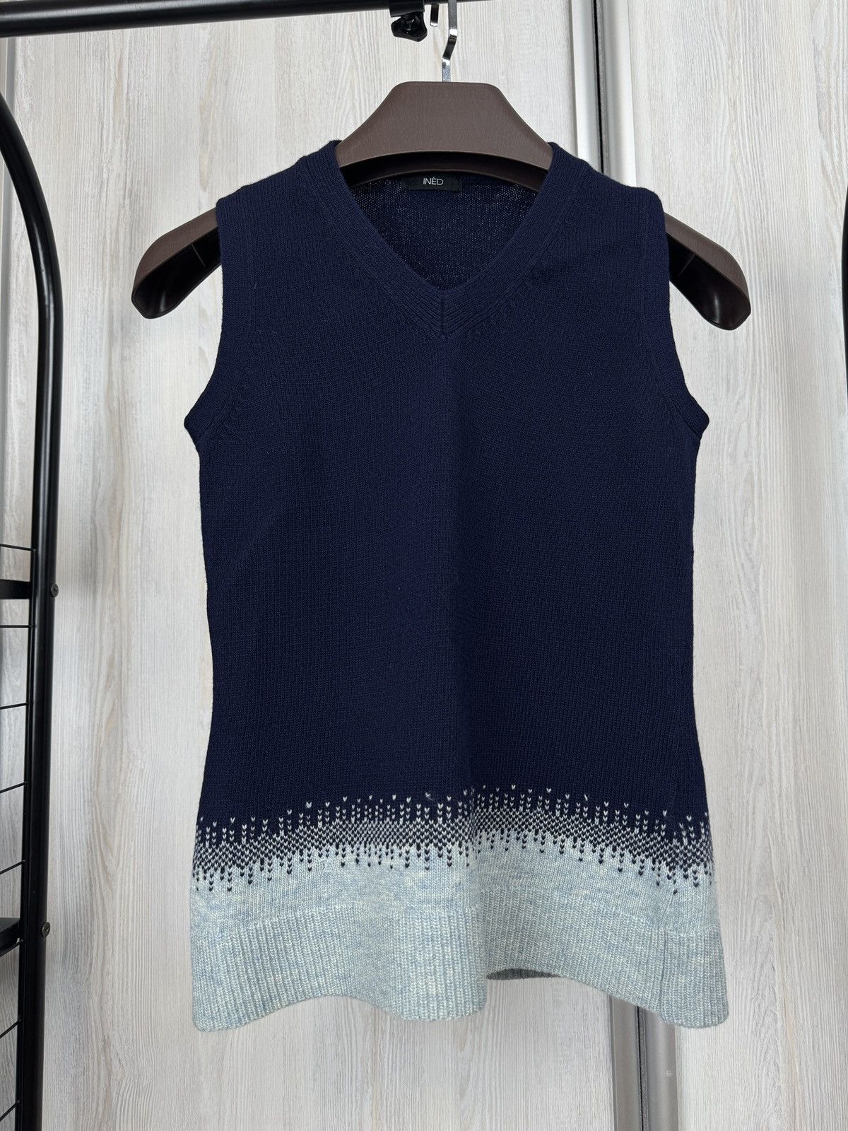 Yohji Yamamoto Ined Yohji Yamamoto wool knitted vest v neck size 2 Size S / US 4 / IT 40 - 2 Thumbnail