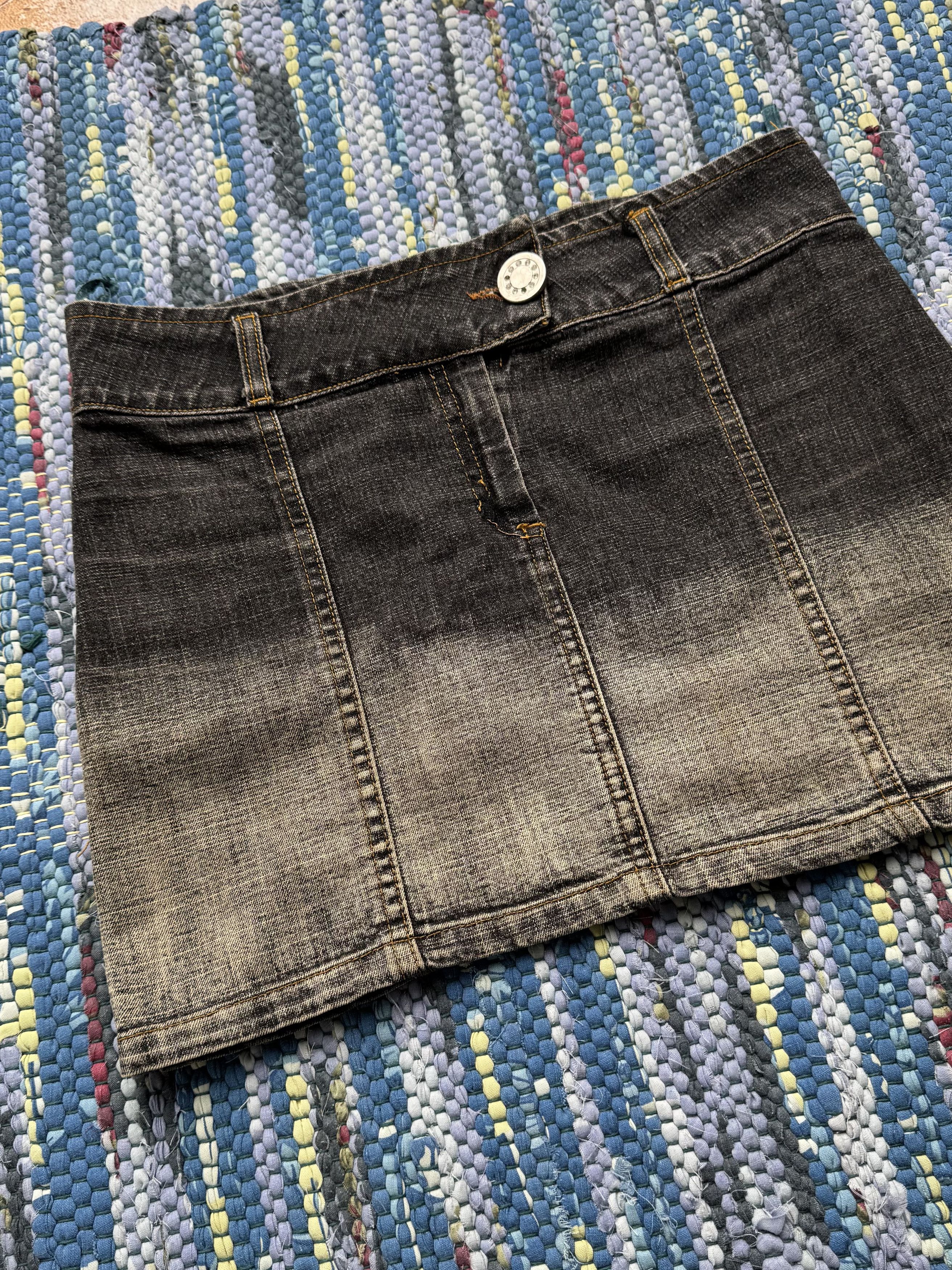 Vintage Vintage Gradient Denim Mini Skirt A8D15(V8) Size 27" / US 4 / IT 40 - 2 Thumbnail