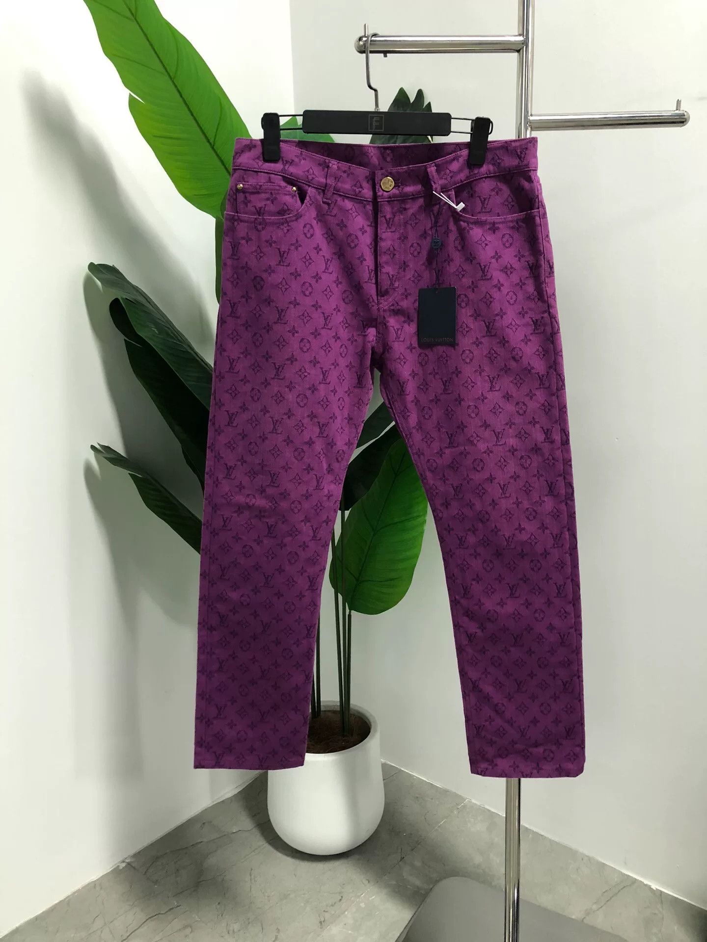 Louis Vuitton louis vuitton purple logo jeans for men Size US 33 - 1 Thumbnail